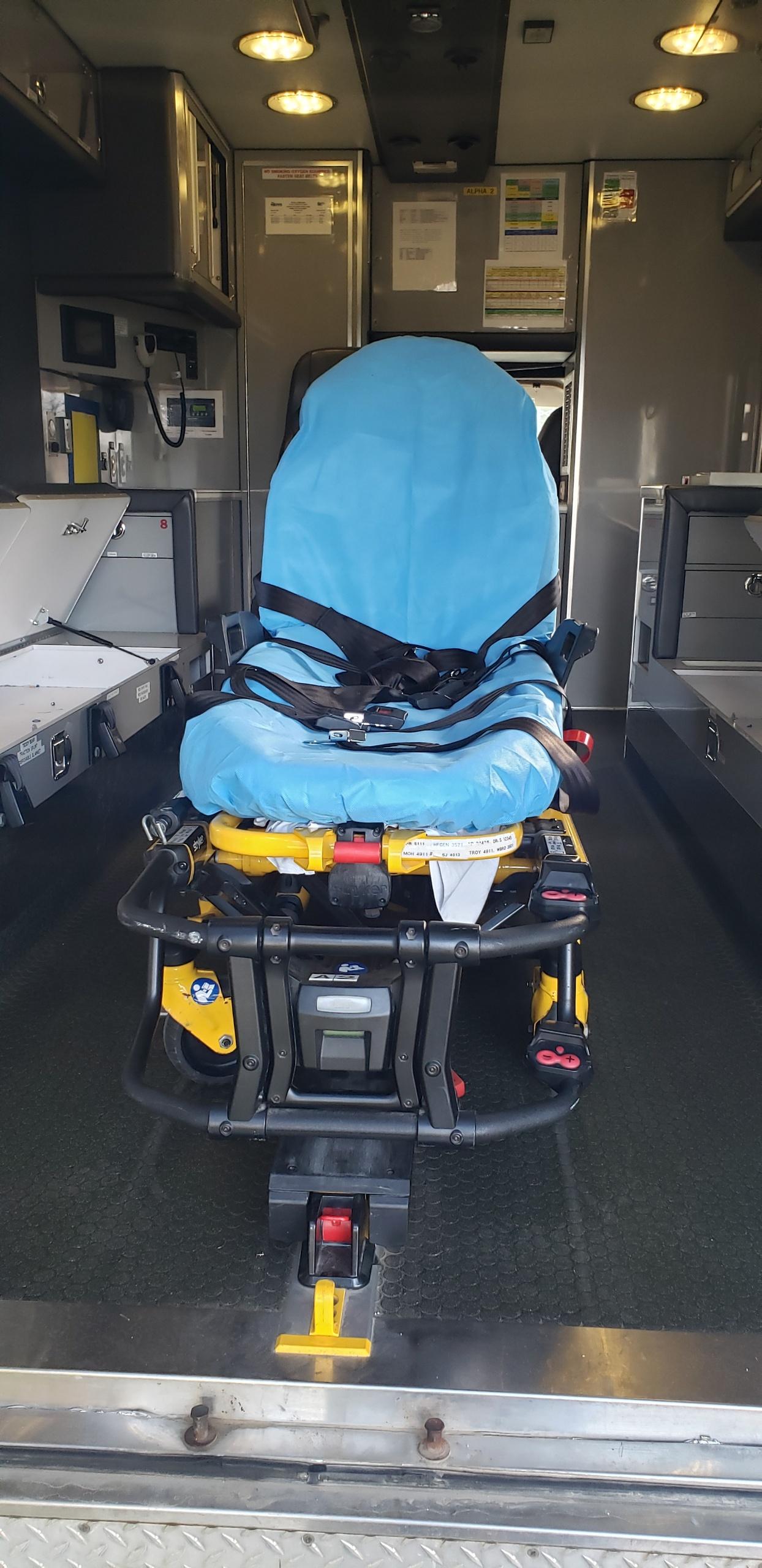 2013 LifeLine Chevrolet Type III Ambulance - image 18