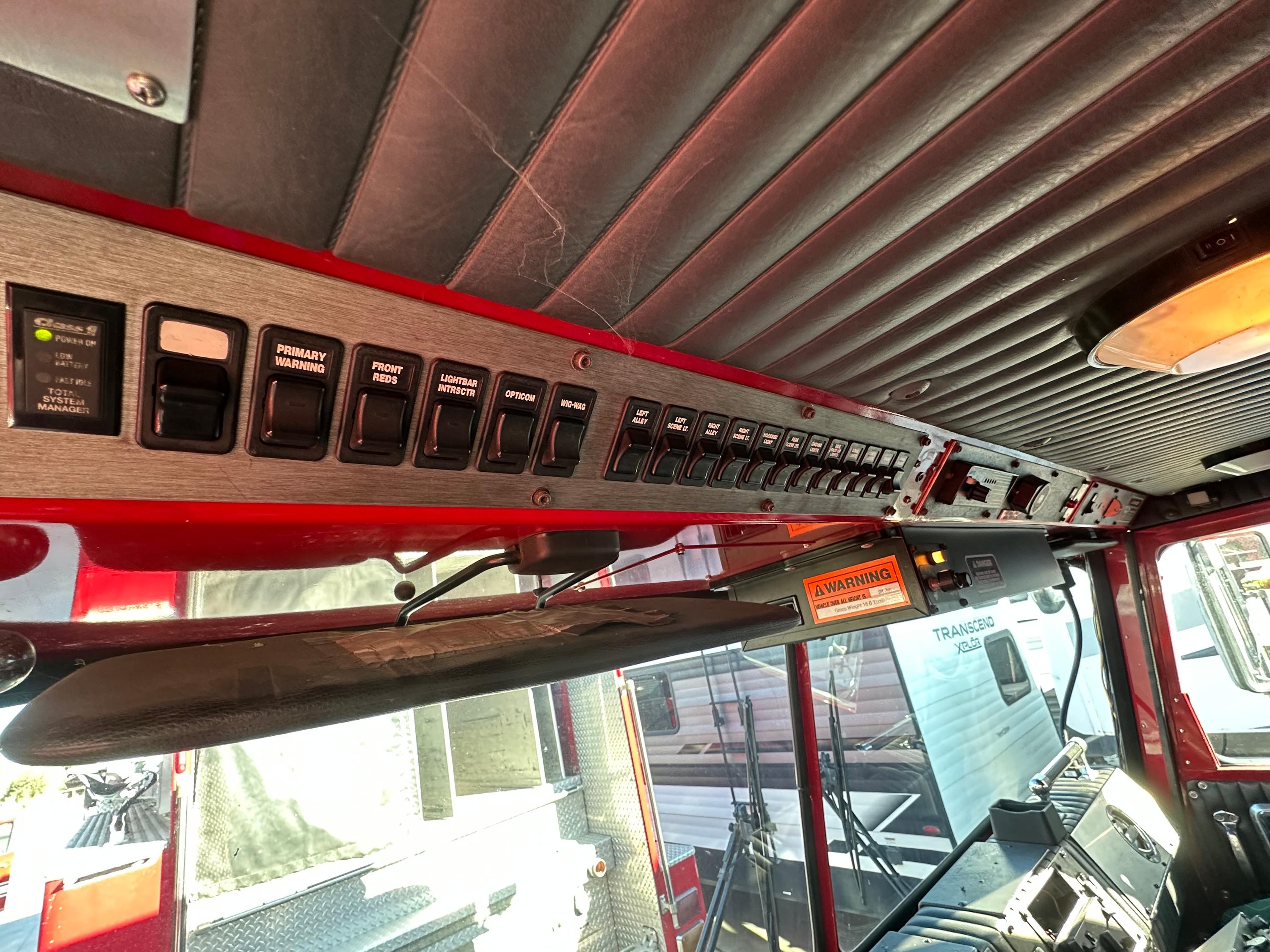 2002 KME Predator Pumper - image 8