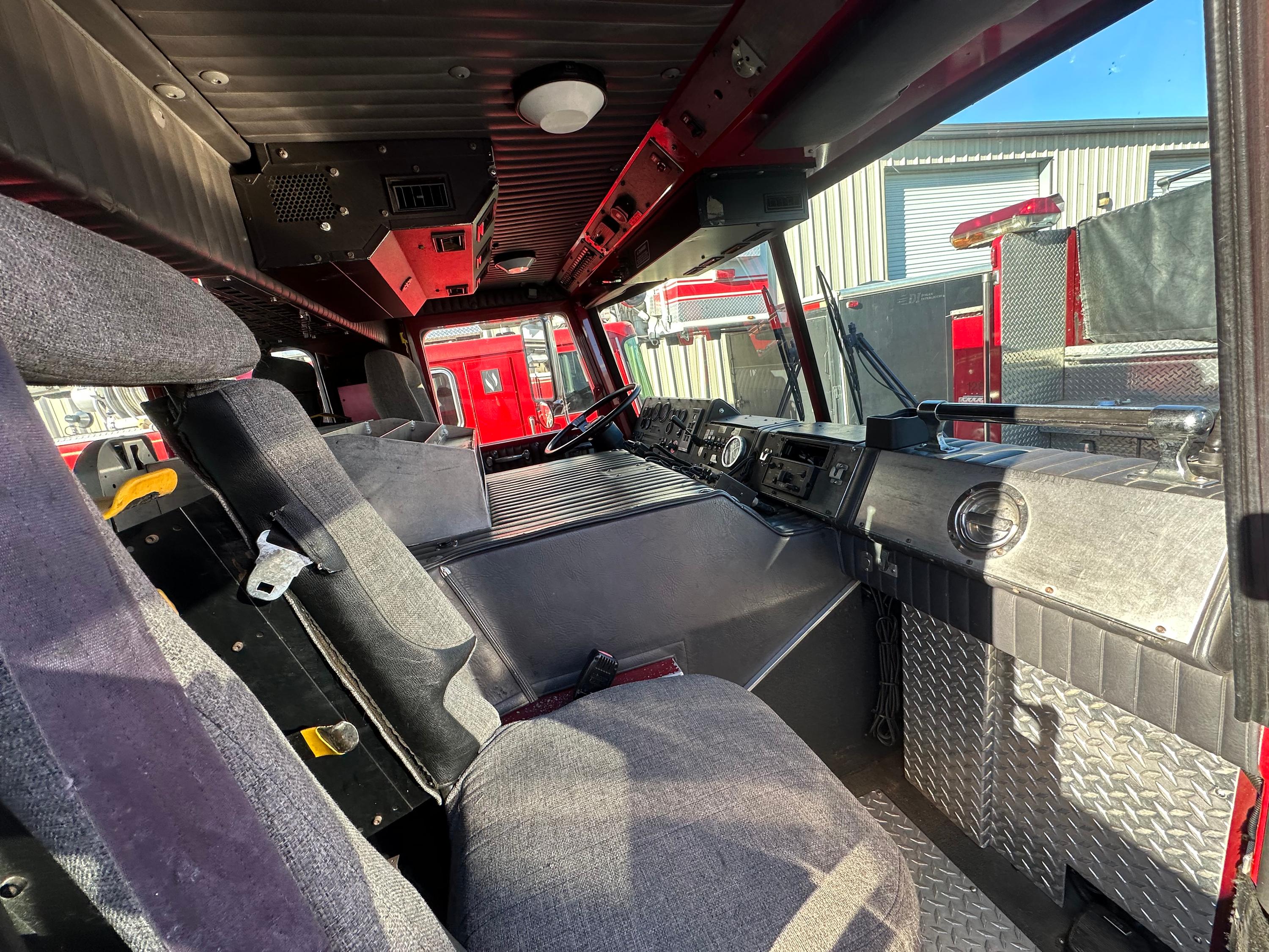 2002 KME Predator Pumper - image 10