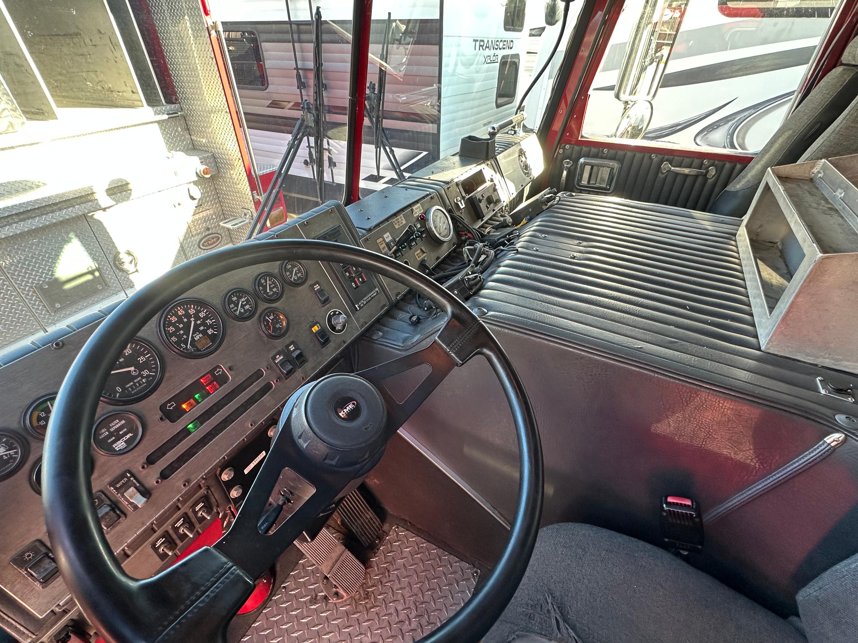 2002 KME Predator Pumper - image 13