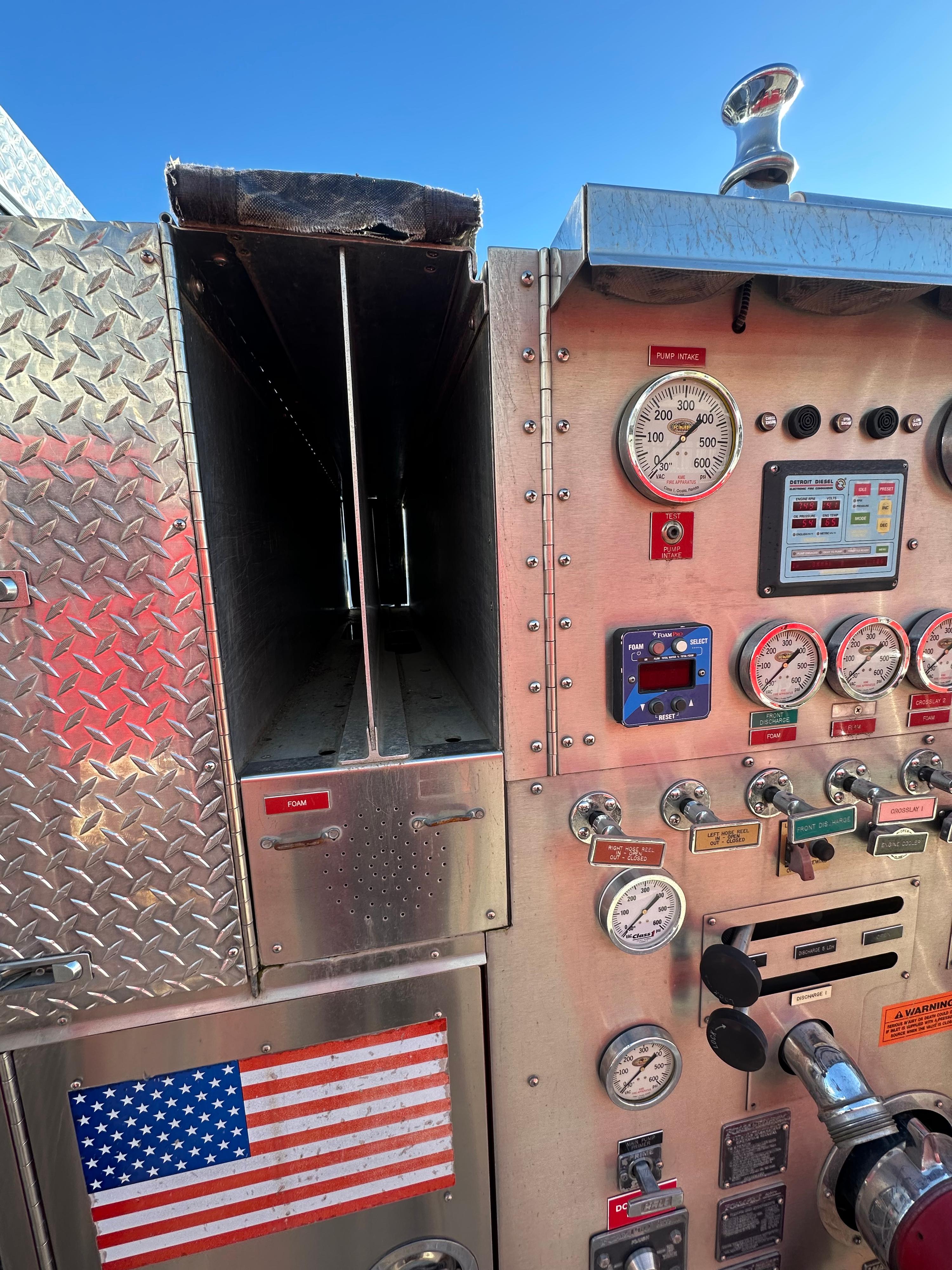 2002 KME Predator Pumper - image 6
