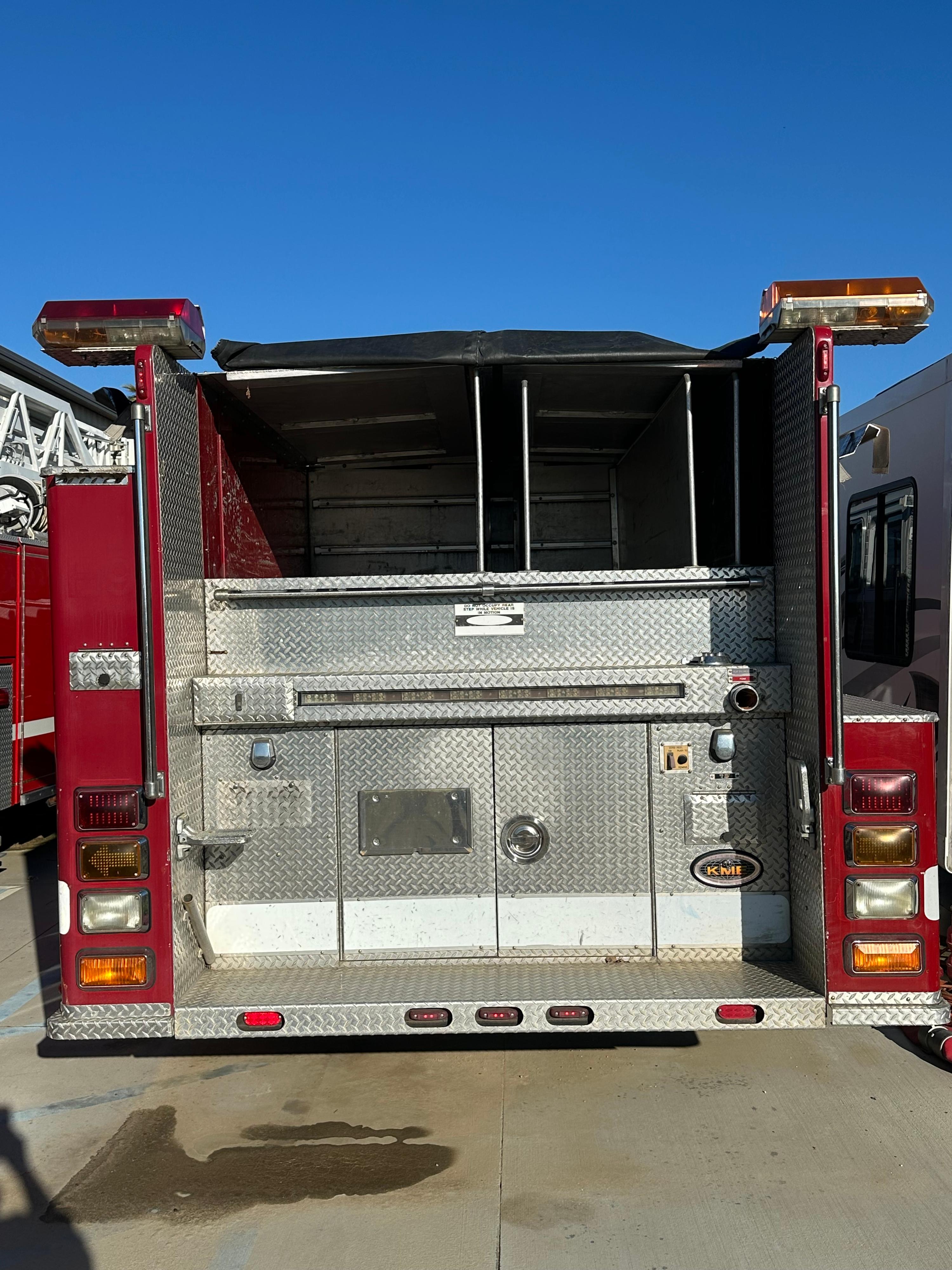 2002 KME Predator Pumper - image 14