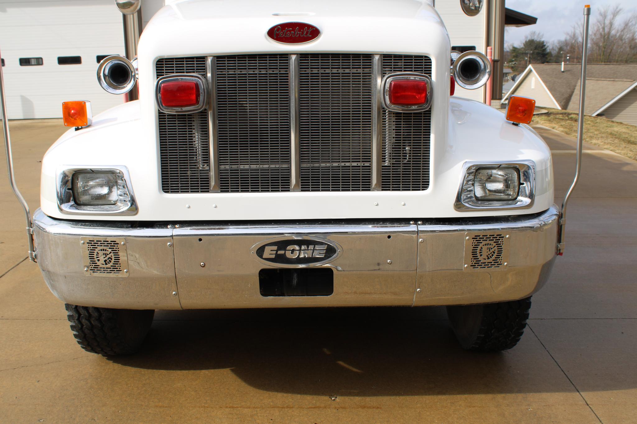 2001 Peterbilt/E-One Pumper 
 - image 3