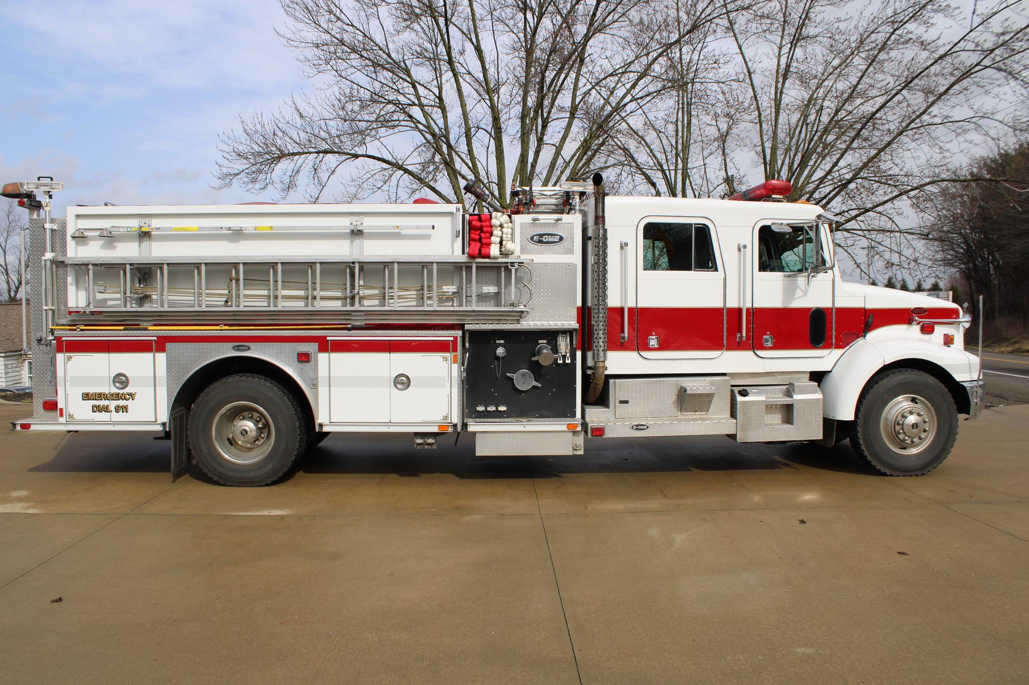 2001 Peterbilt/E-One Pumper 
 - image 2