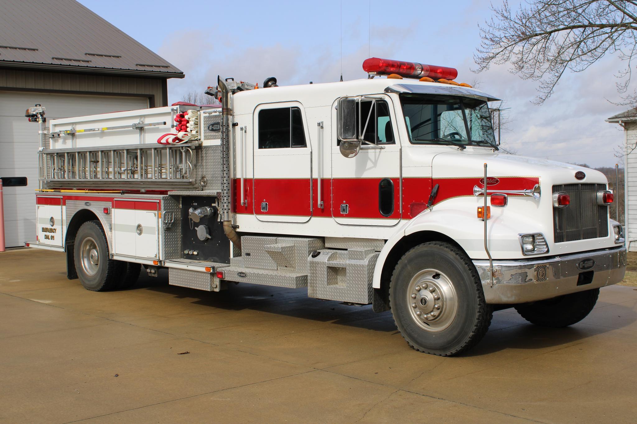 2001 Peterbilt/E-One Pumper 
 - image 4
