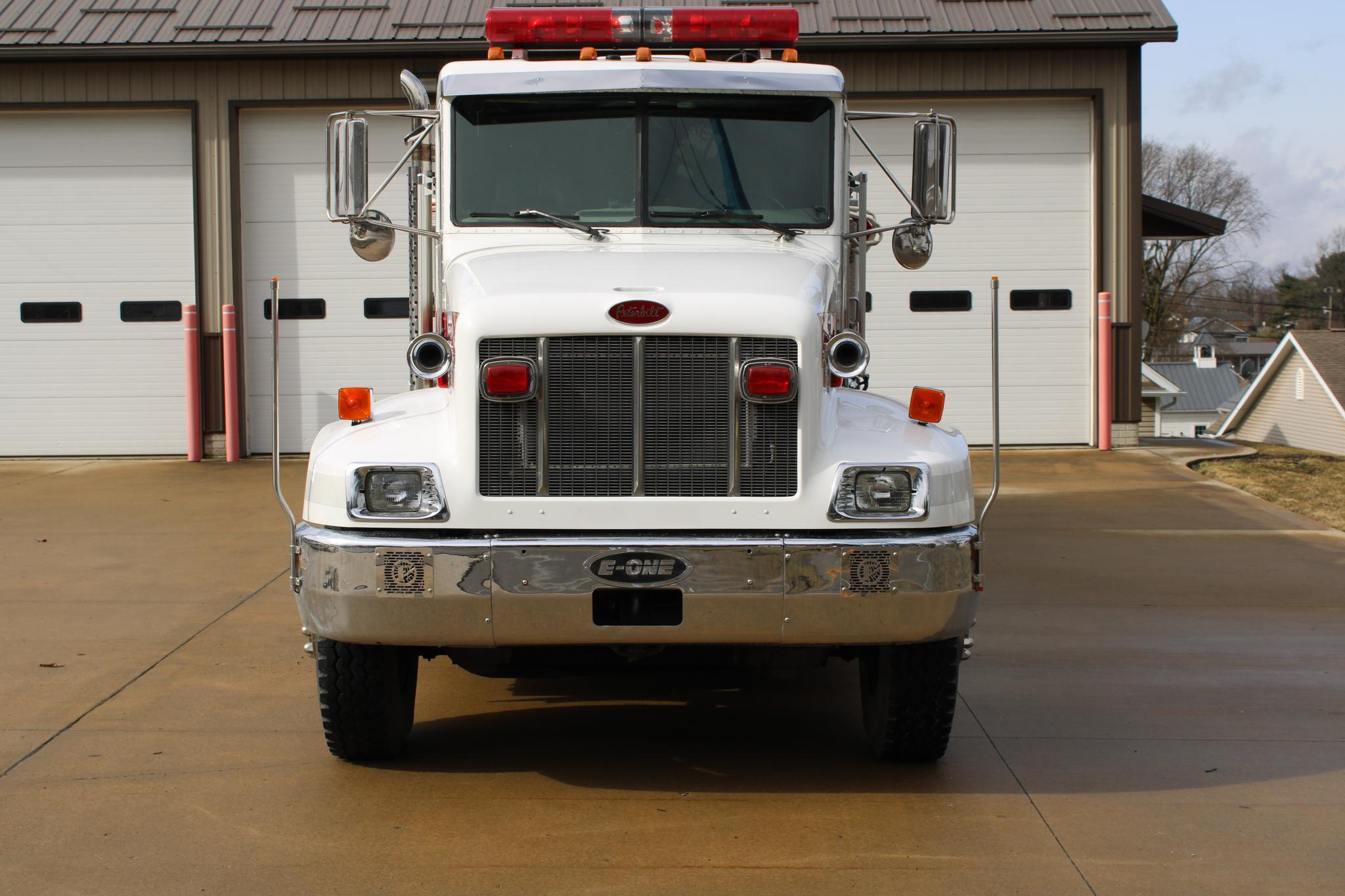 2001 Peterbilt/E-One Pumper 
 - image 5