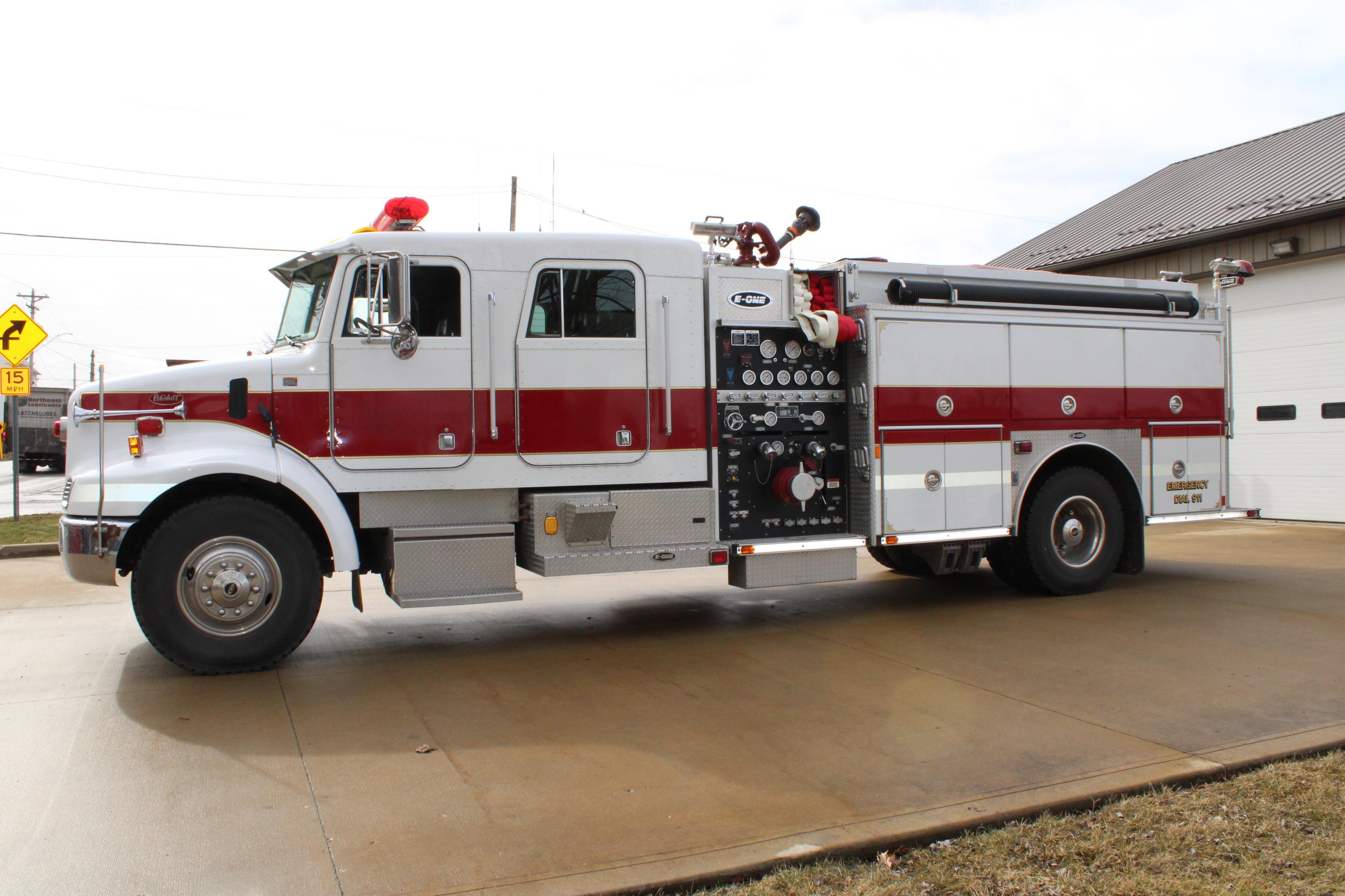 2001 Peterbilt/E-One Pumper 
 - image 7