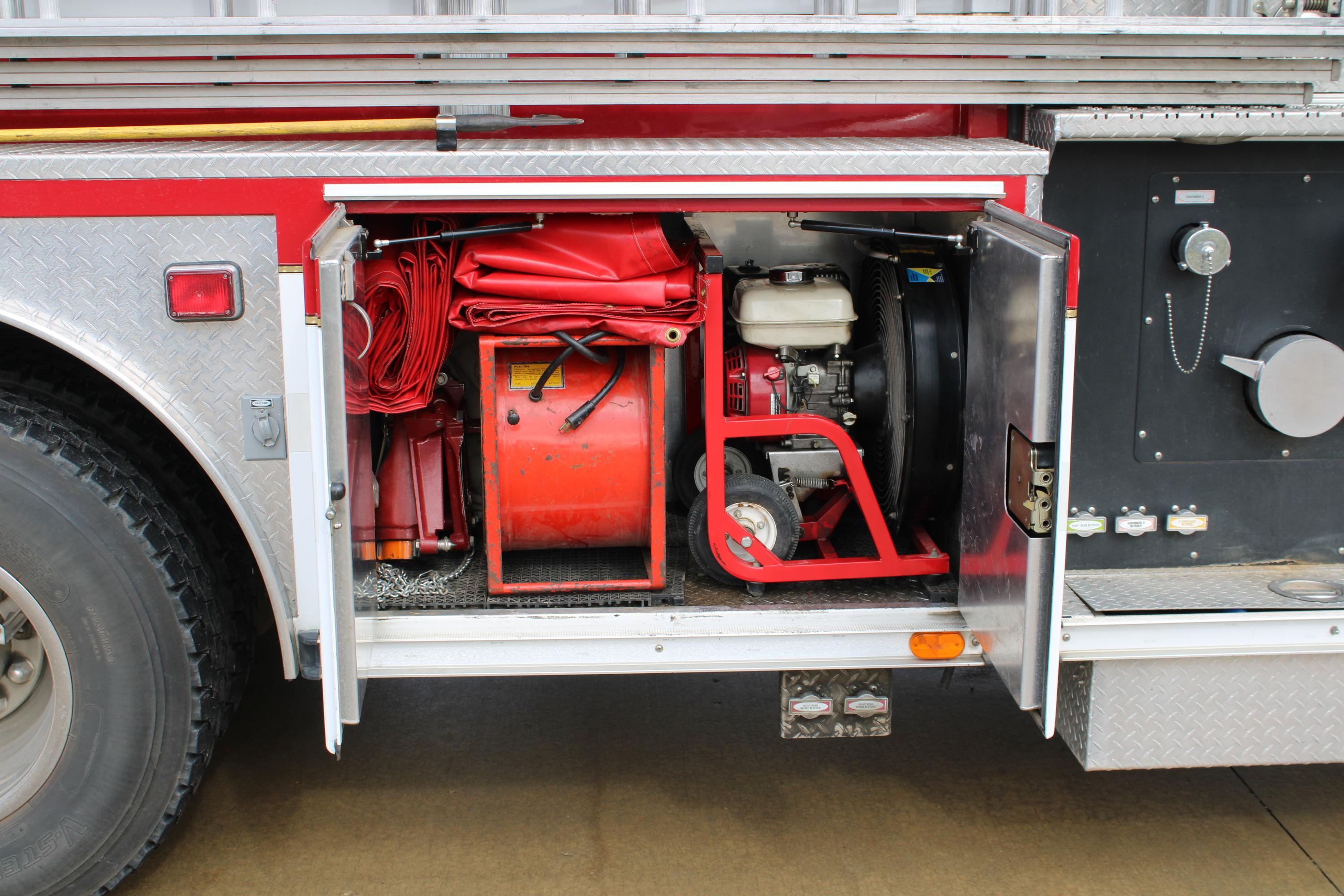 2001 Peterbilt/E-One Pumper 
 - image 12