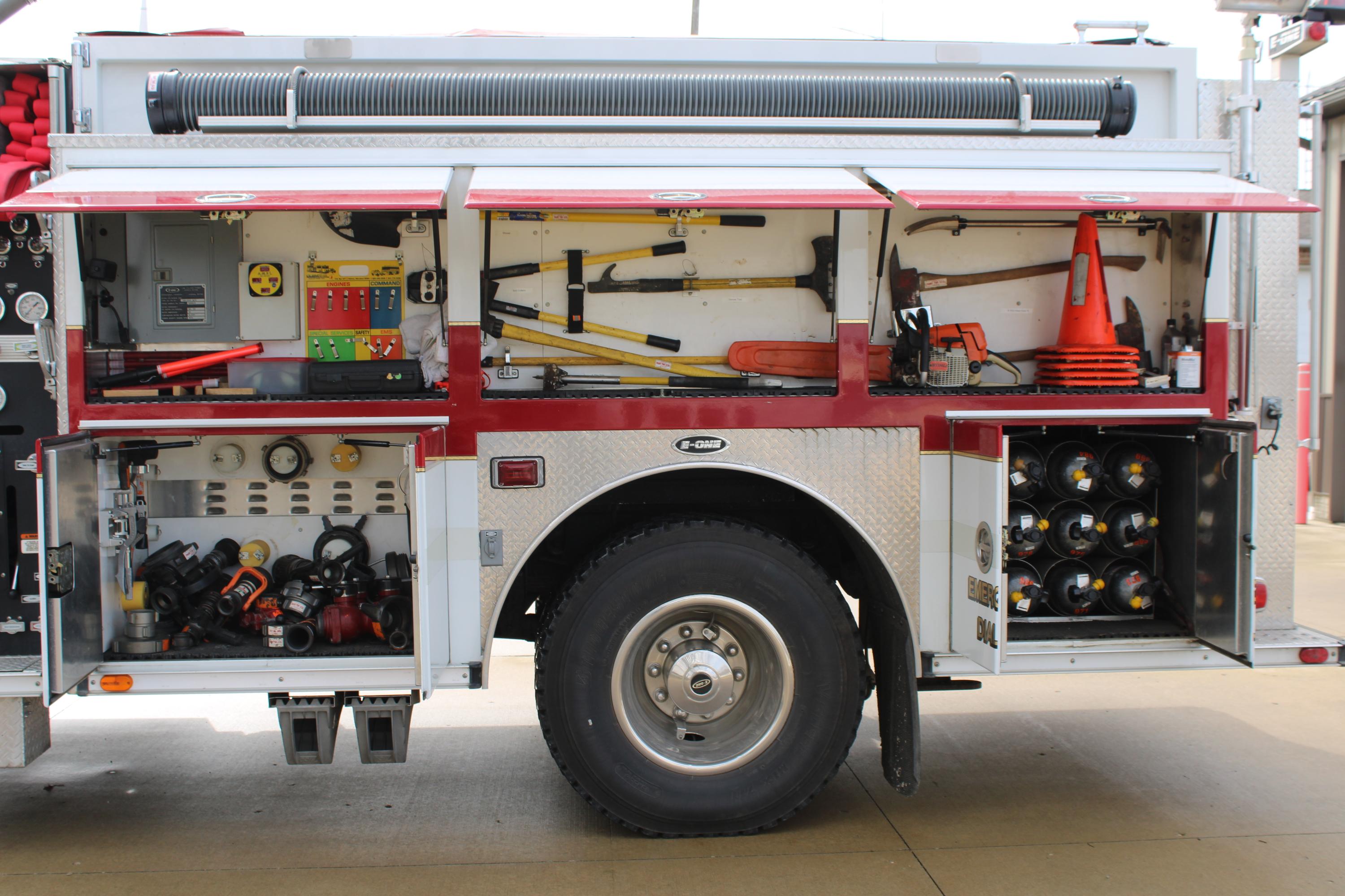 2001 Peterbilt/E-One Pumper 
 - image 8