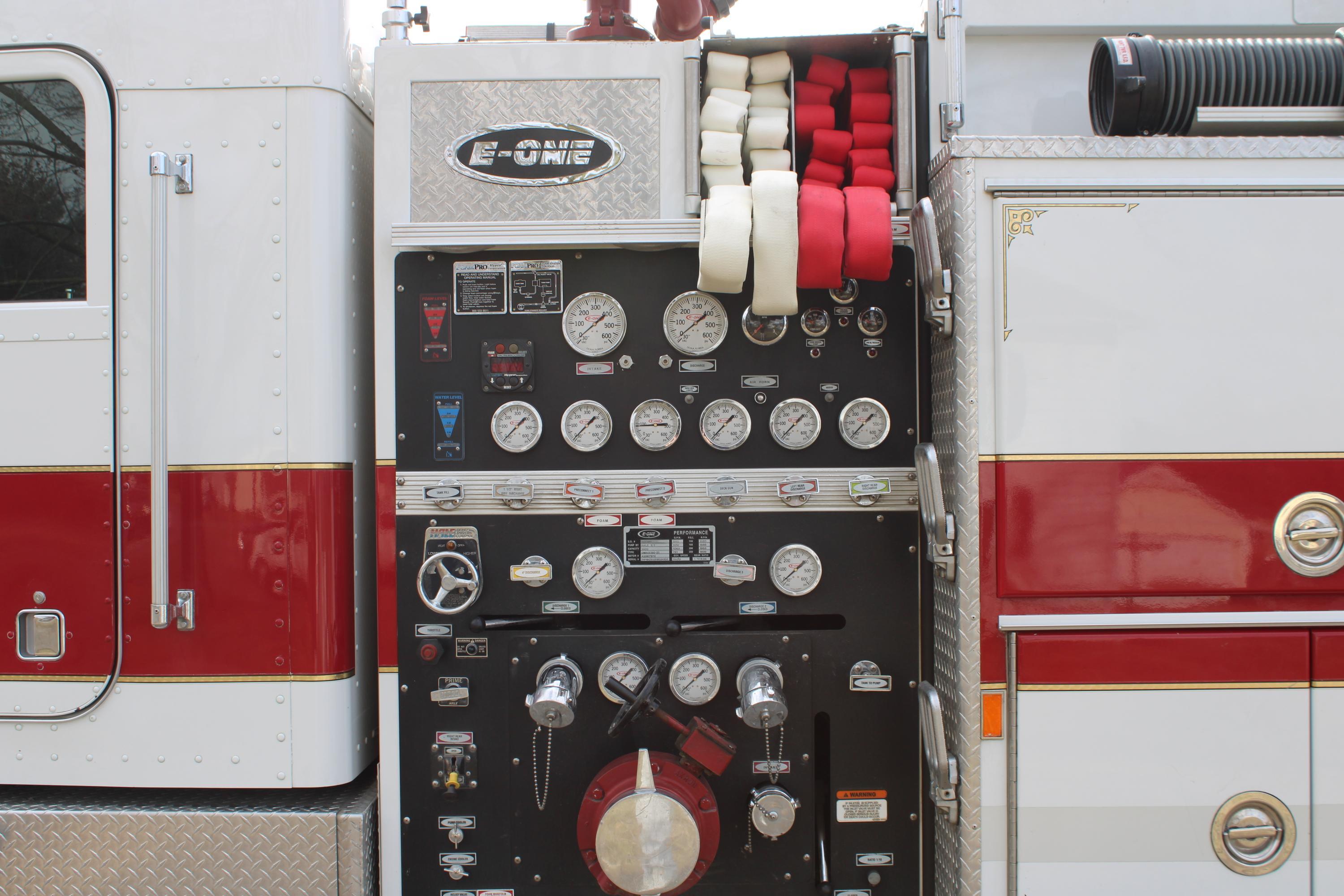2001 Peterbilt/E-One Pumper 
 - image 14
