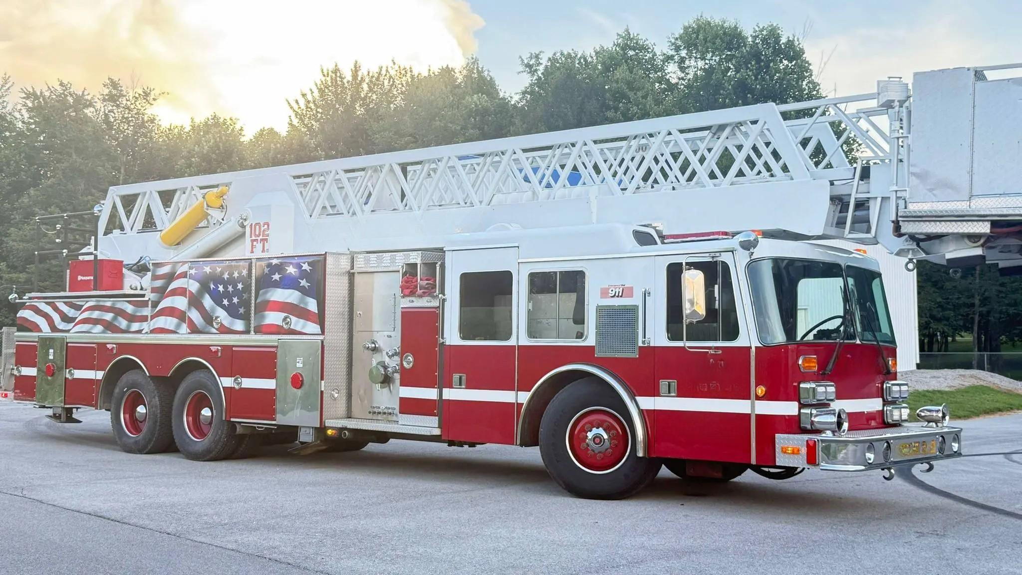 1992 KME 102' Quint - image 6