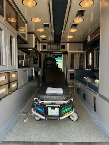 1999 MedTec Ford Type III Ambulance - image 6