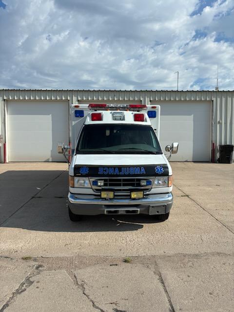 1999 MedTec Ford Type III Ambulance - image 3