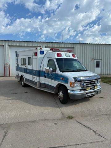 1999 MedTec Ford Type III Ambulance - image 2