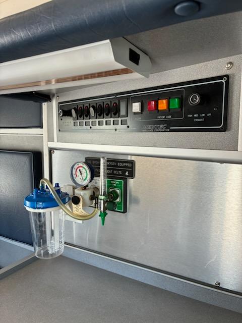 1999 MedTec Ford Type III Ambulance - image 7