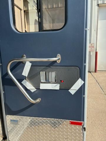 1999 MedTec Ford Type III Ambulance - image 17