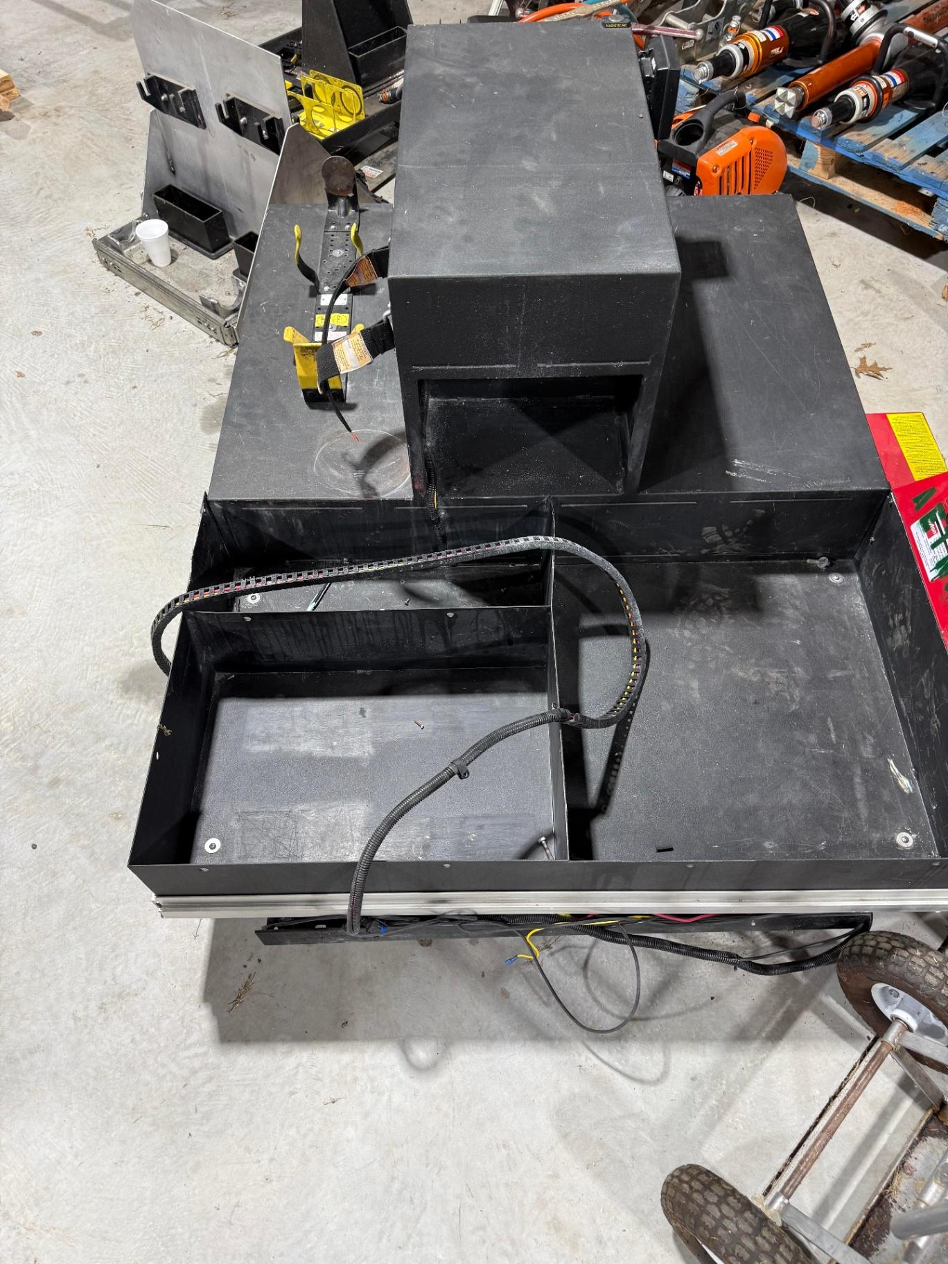 Roll Out Tray for Truck - image 4