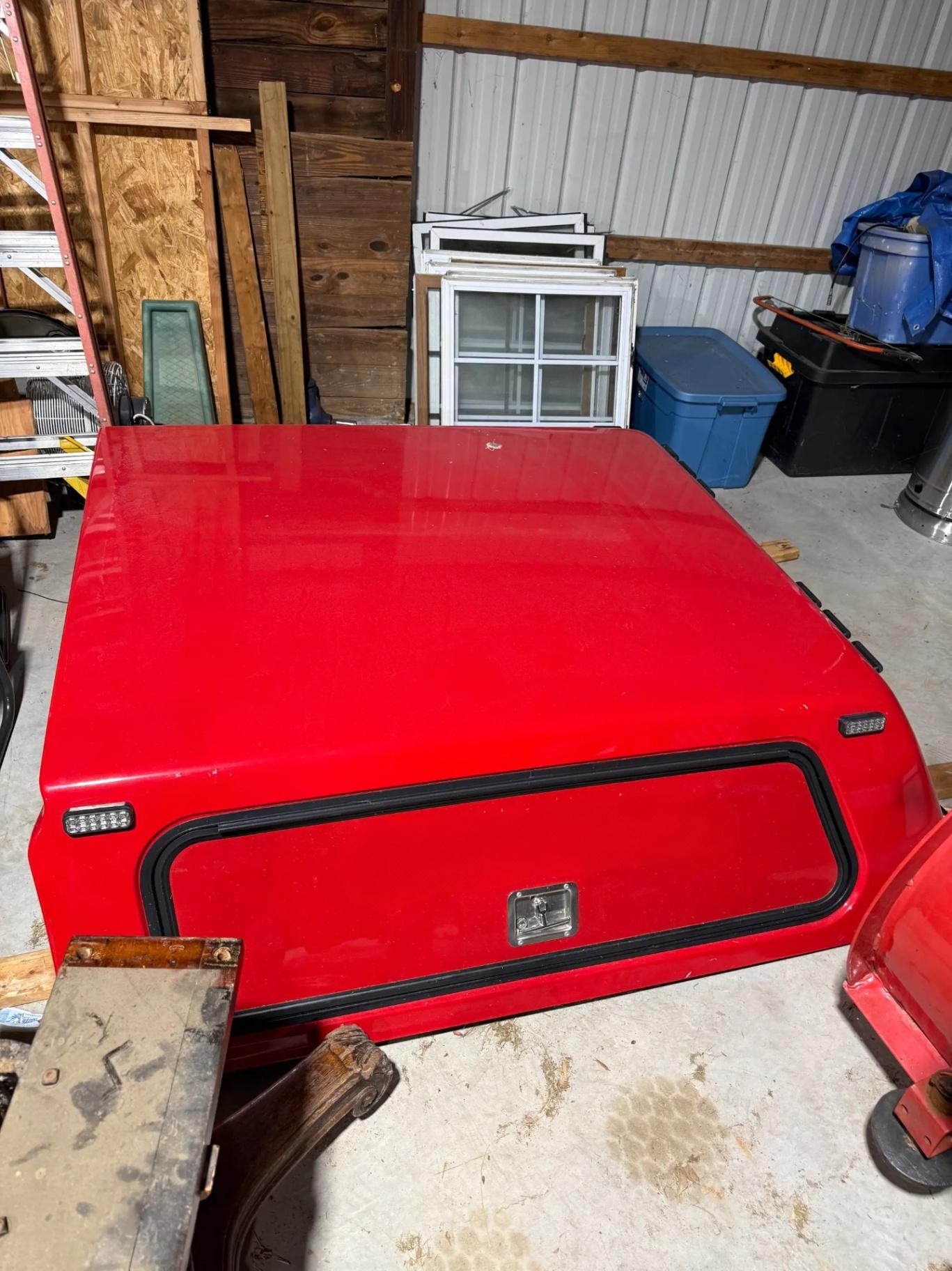 Chevy 1500 Bed Cap - image 4