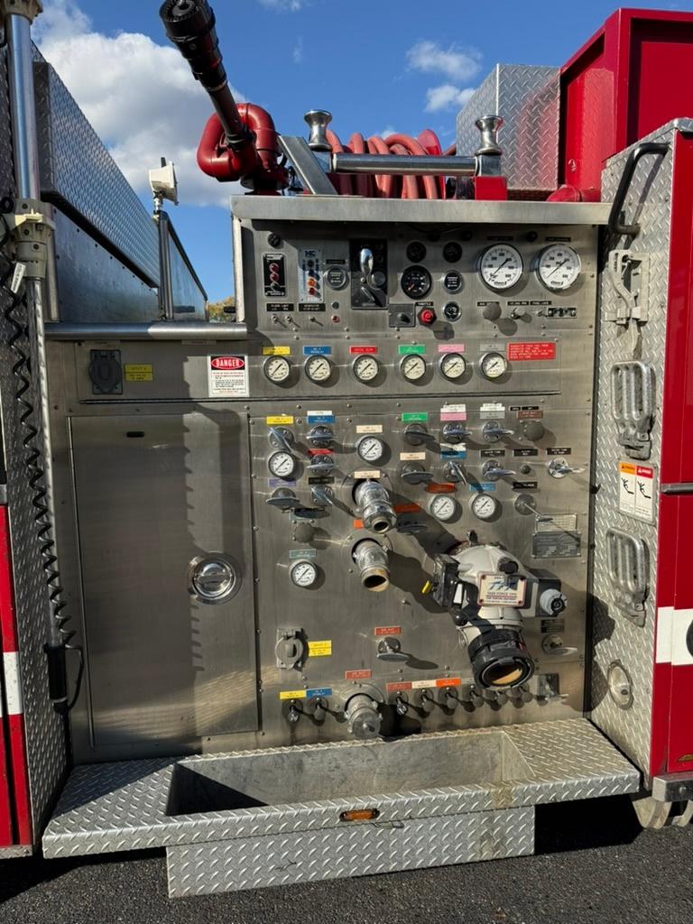 1997 Seagrave Pumper - image 15