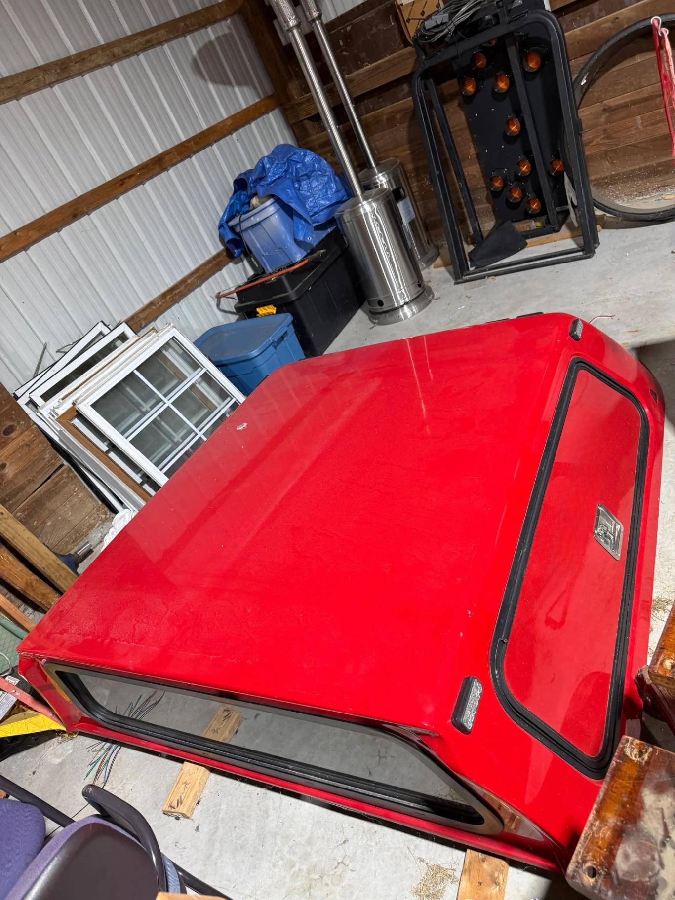 Chevy 1500 Bed Cap - image 1