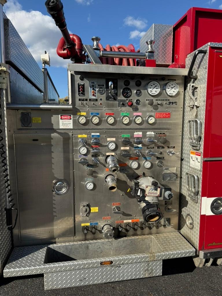 1997 Seagrave Pumper - image 12