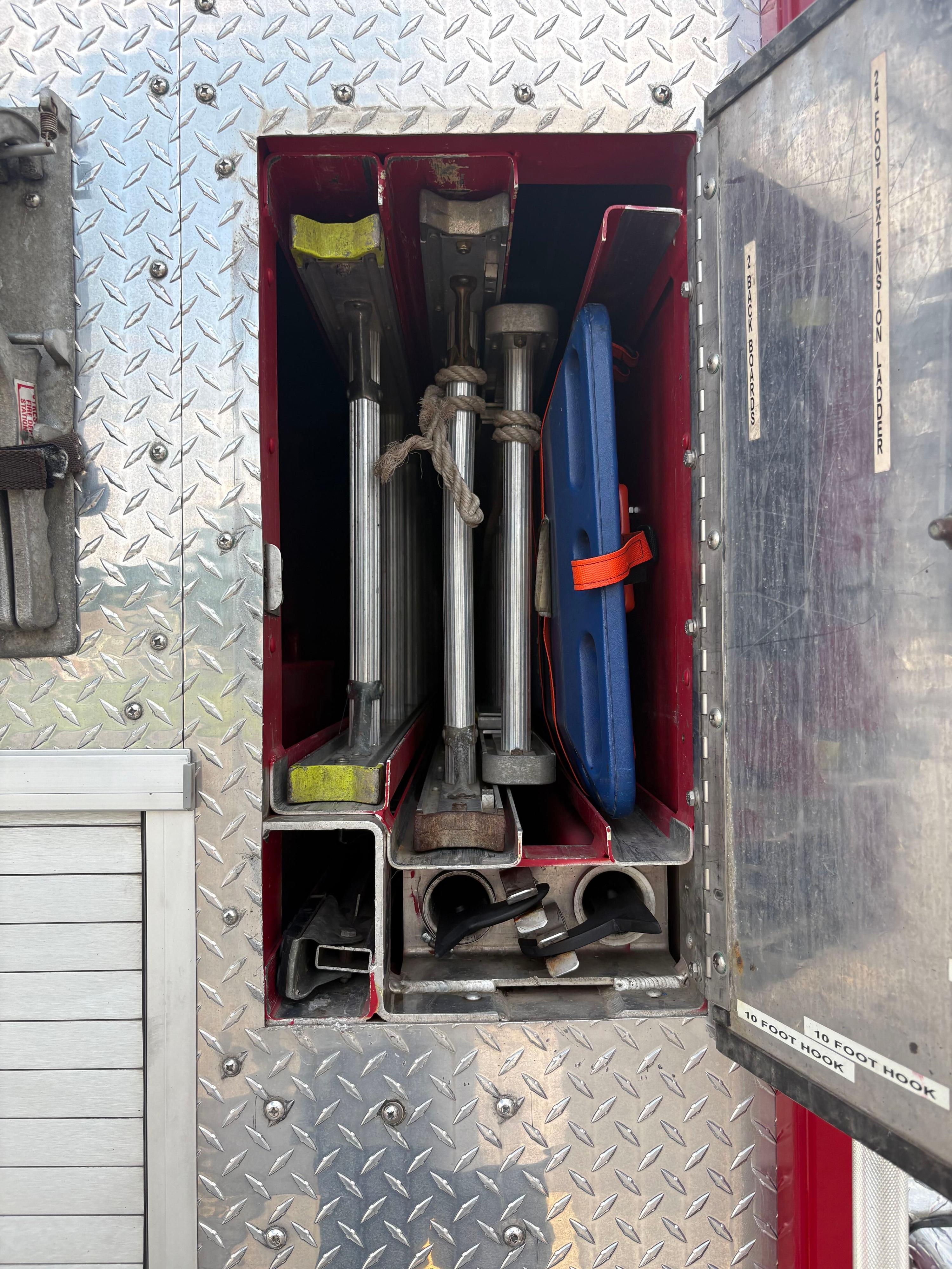 2006 Sutphen Pumper - image 11