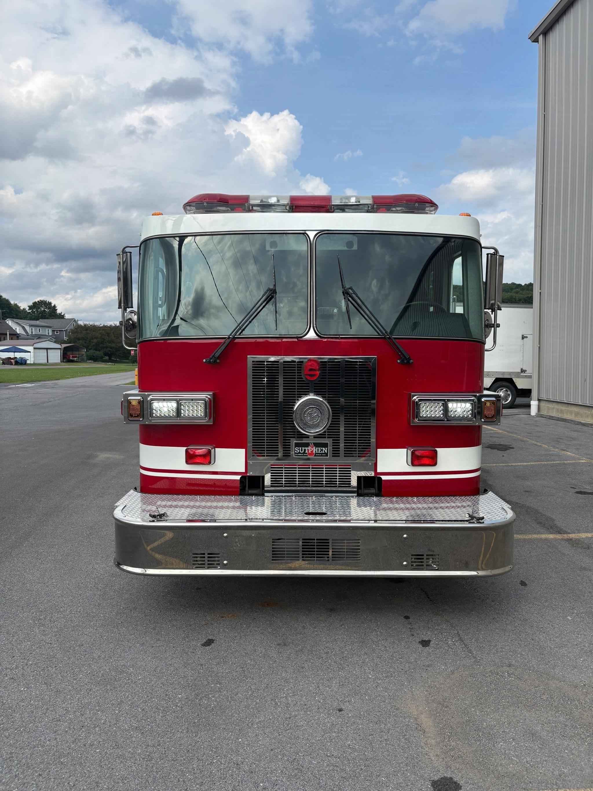 2006 Sutphen Pumper - image 2