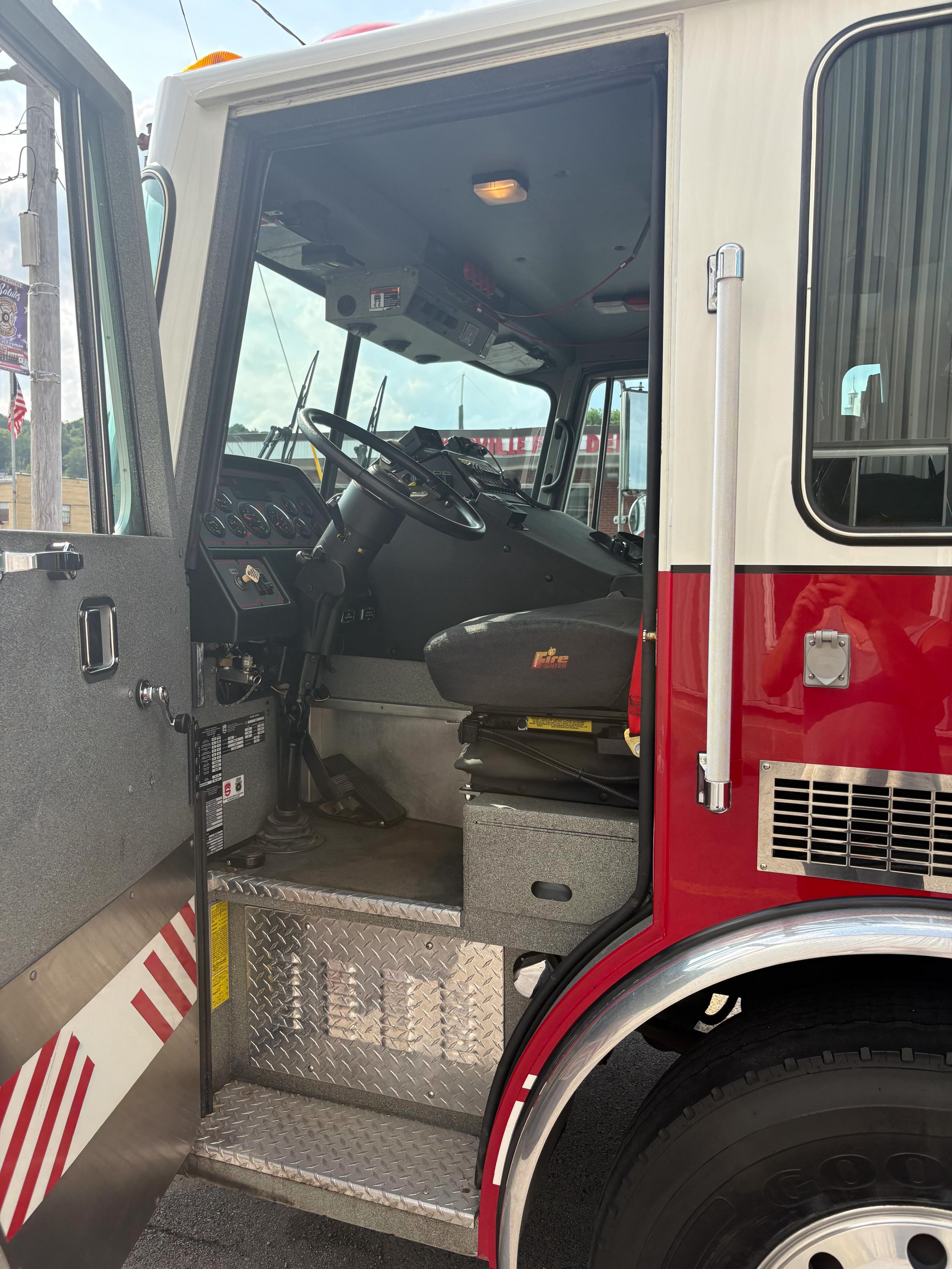 2006 Sutphen Pumper - image 14