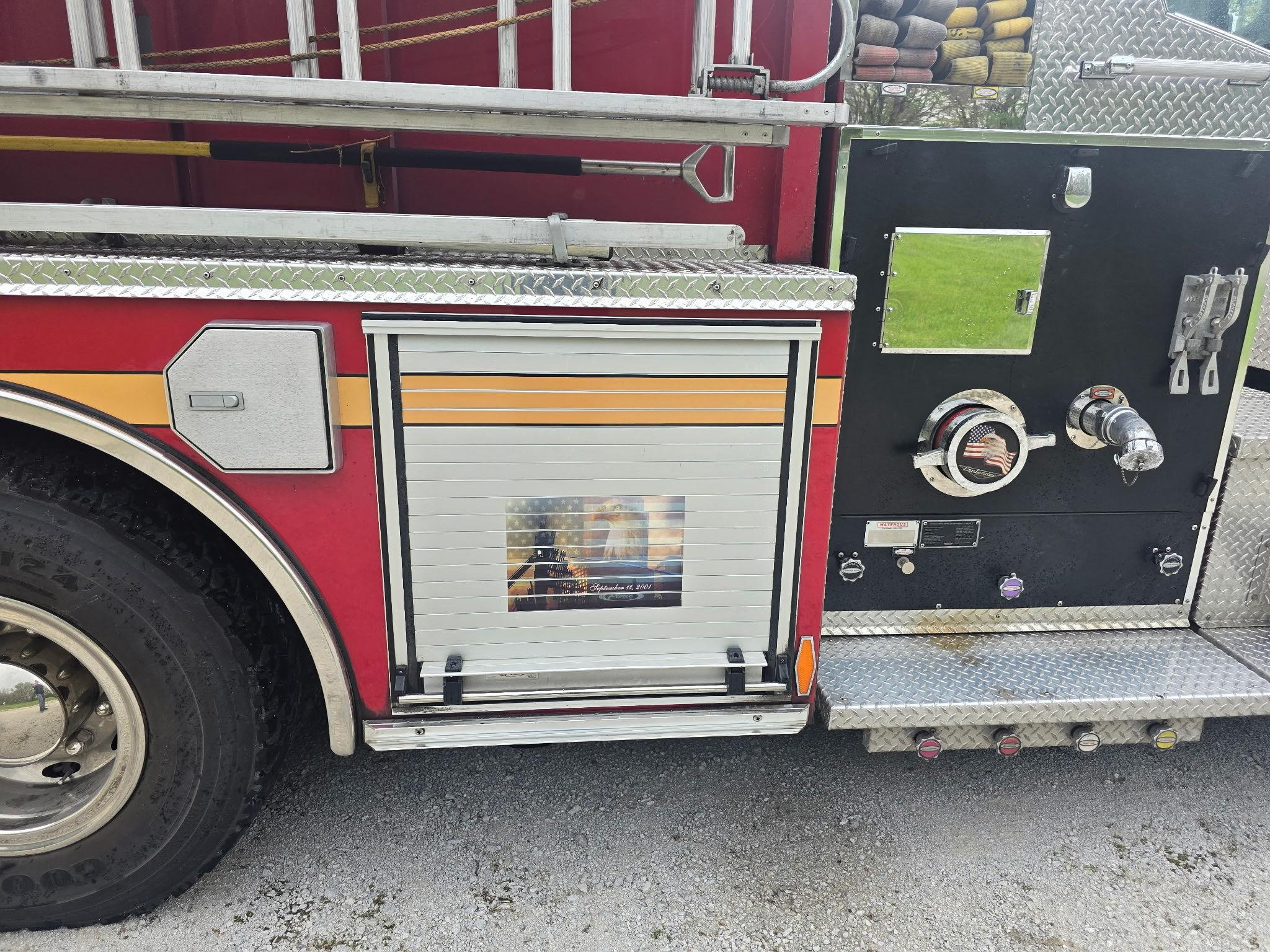 2005 Pierce International Pumper - image 22