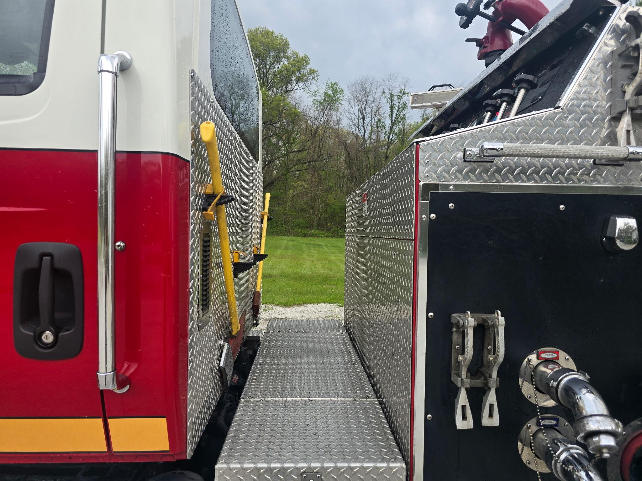 2005 Pierce International Pumper - image 14