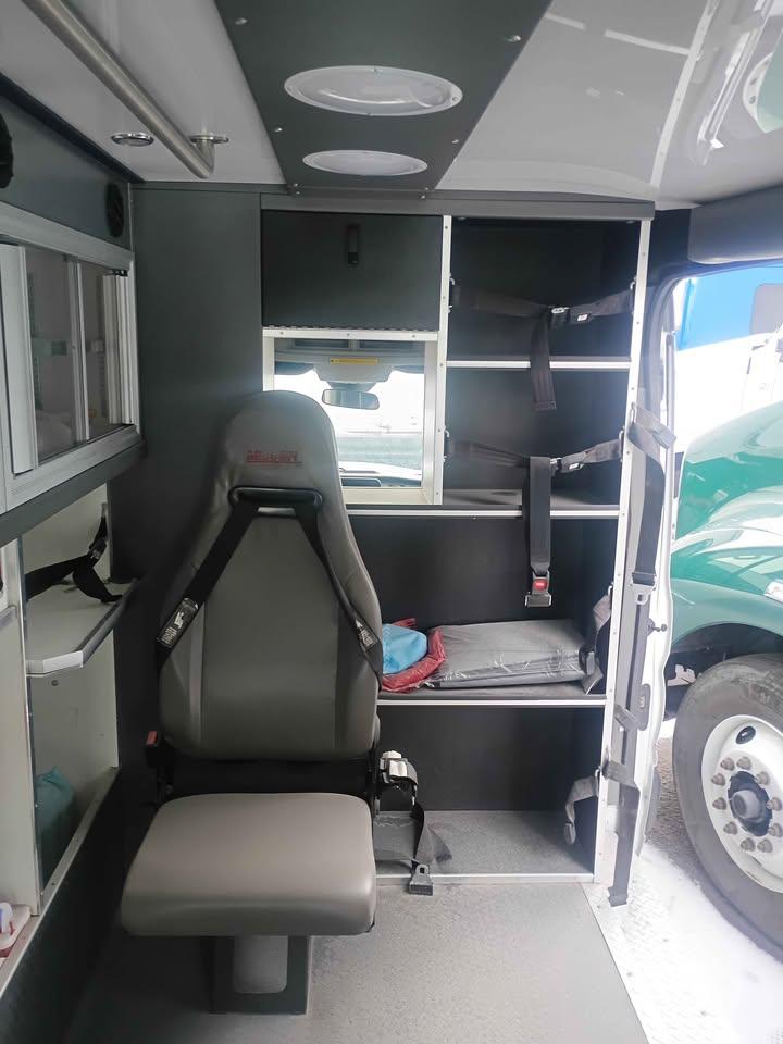 2020 Ford Transit 250 cargo van Low Roof w/RWB Van 3D Type II - image 4