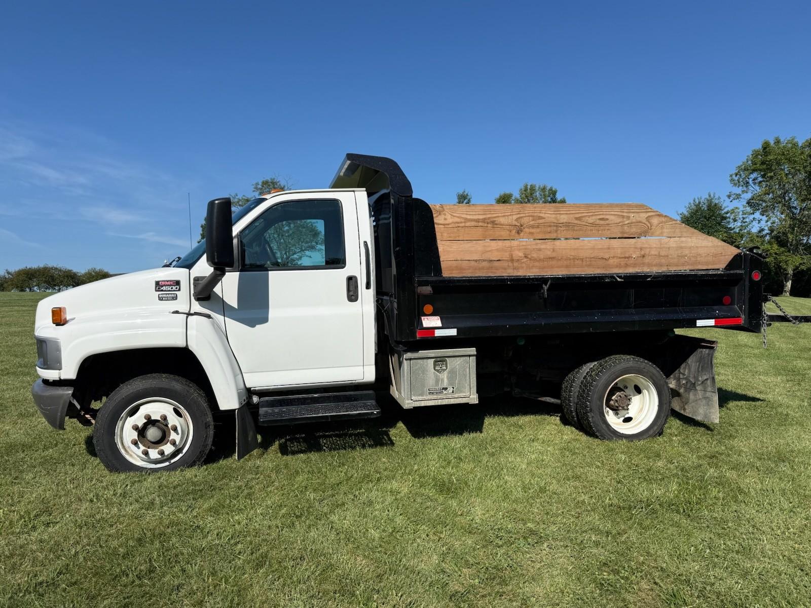 2006 GMC C4500 Dump Truck - image 5