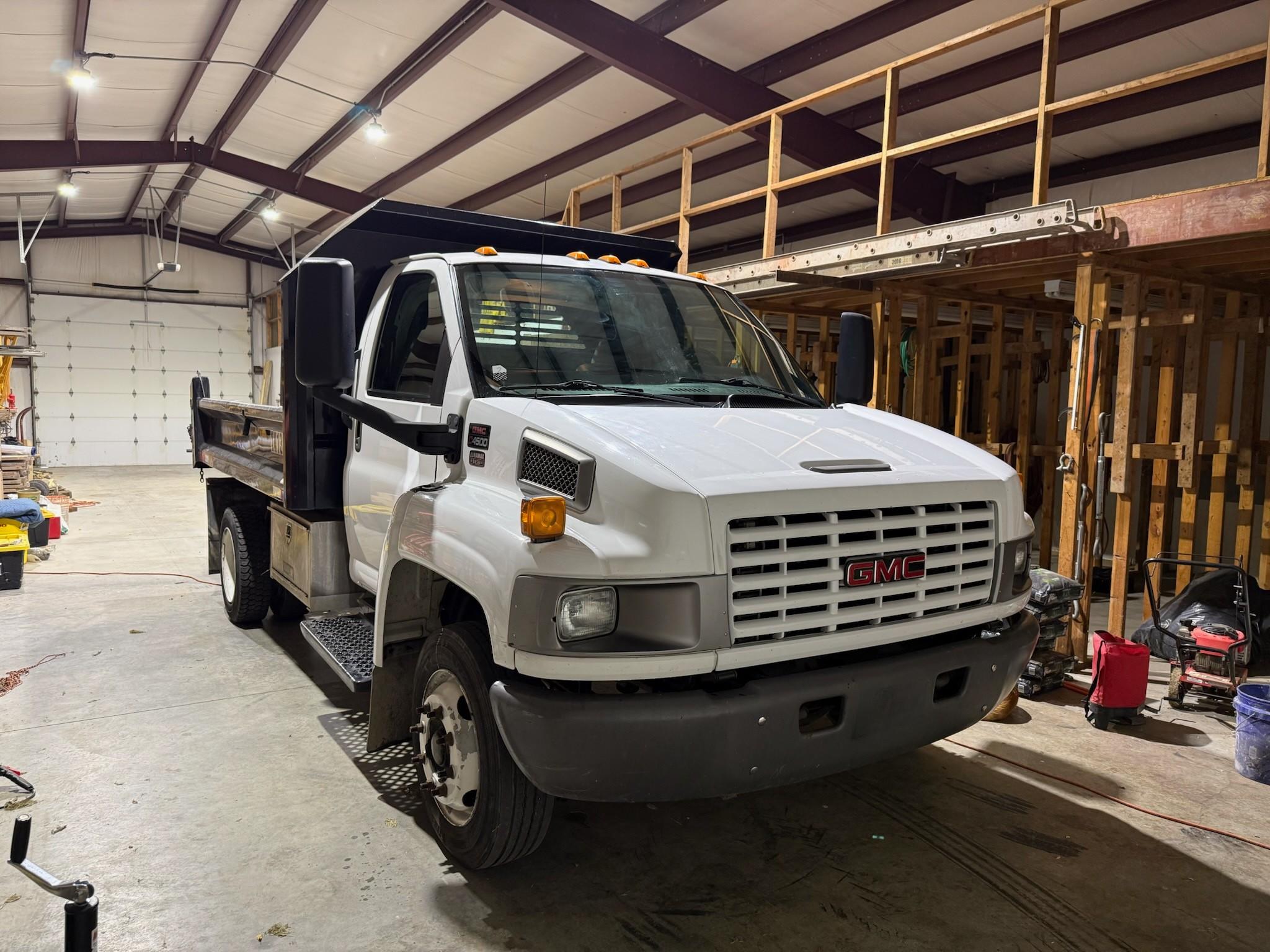 2006 GMC C4500 Dump Truck - image 2