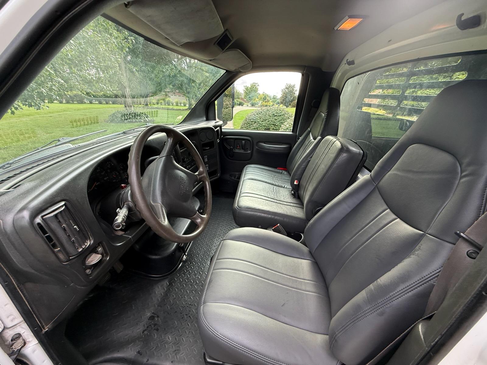 2006 GMC C4500 Dump Truck - image 8