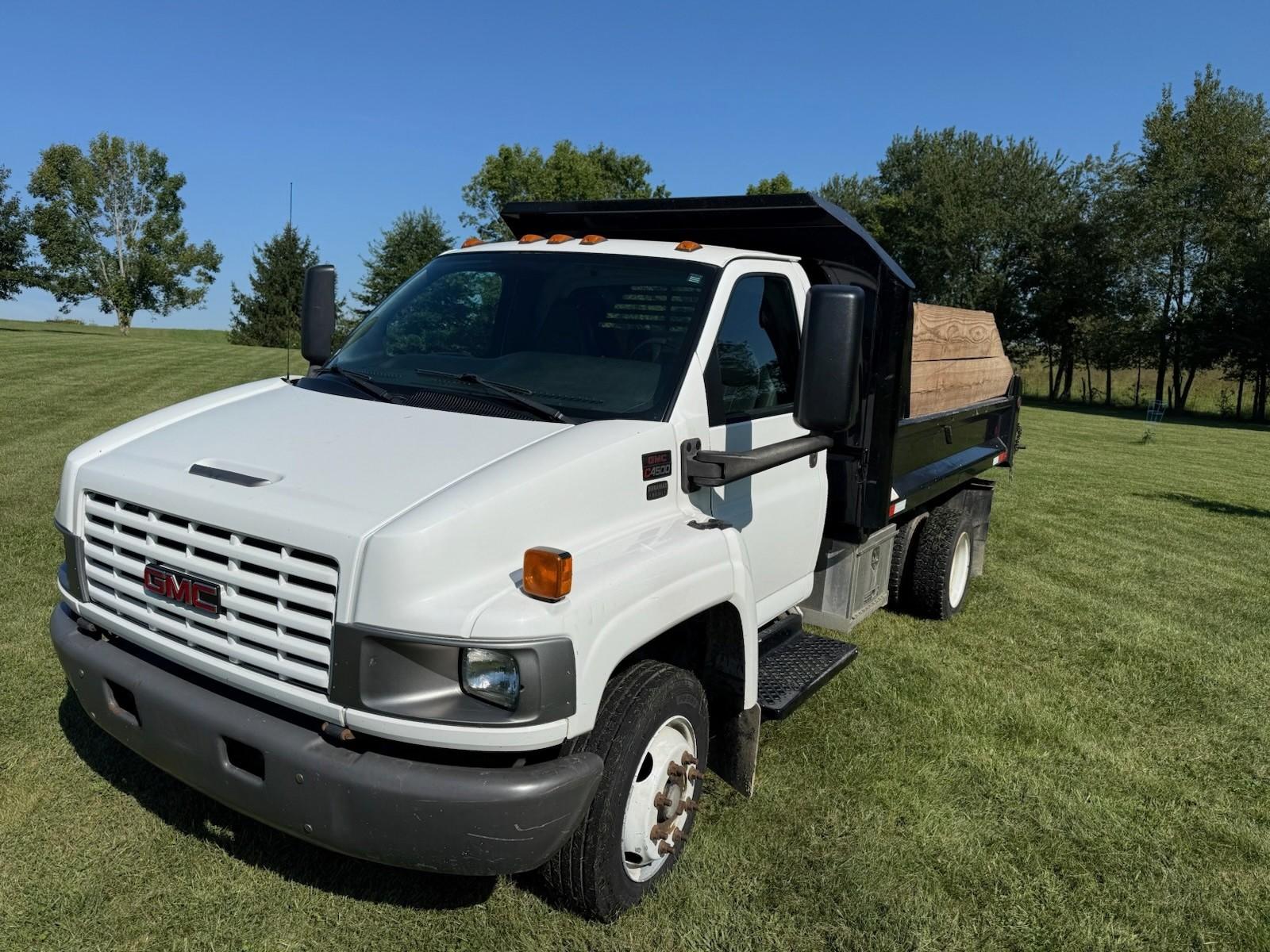 2006 GMC C4500 Dump Truck - image 3