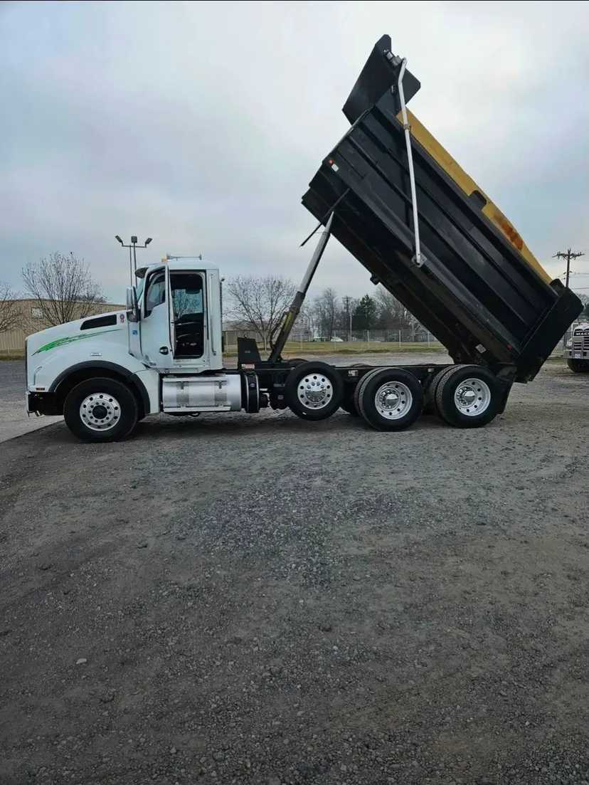 2019 Kenworth T880 (2/2)
