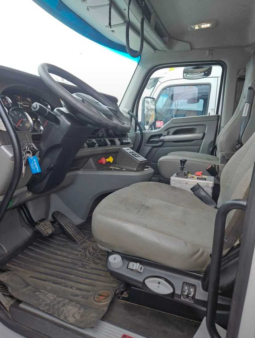 2019 Kenworth T880 (2/2) — photo 7
