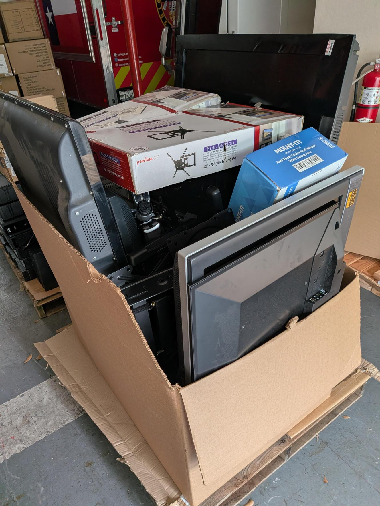 Bulk TVs and Mounting Equipment - image 3