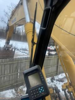 2008 Komatsu PC400LC Excavator - image 3