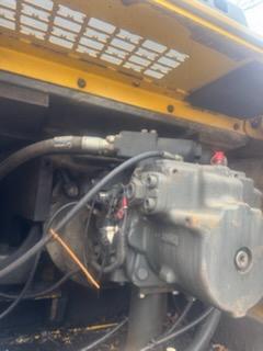 2008 Komatsu PC400LC Excavator - image 4