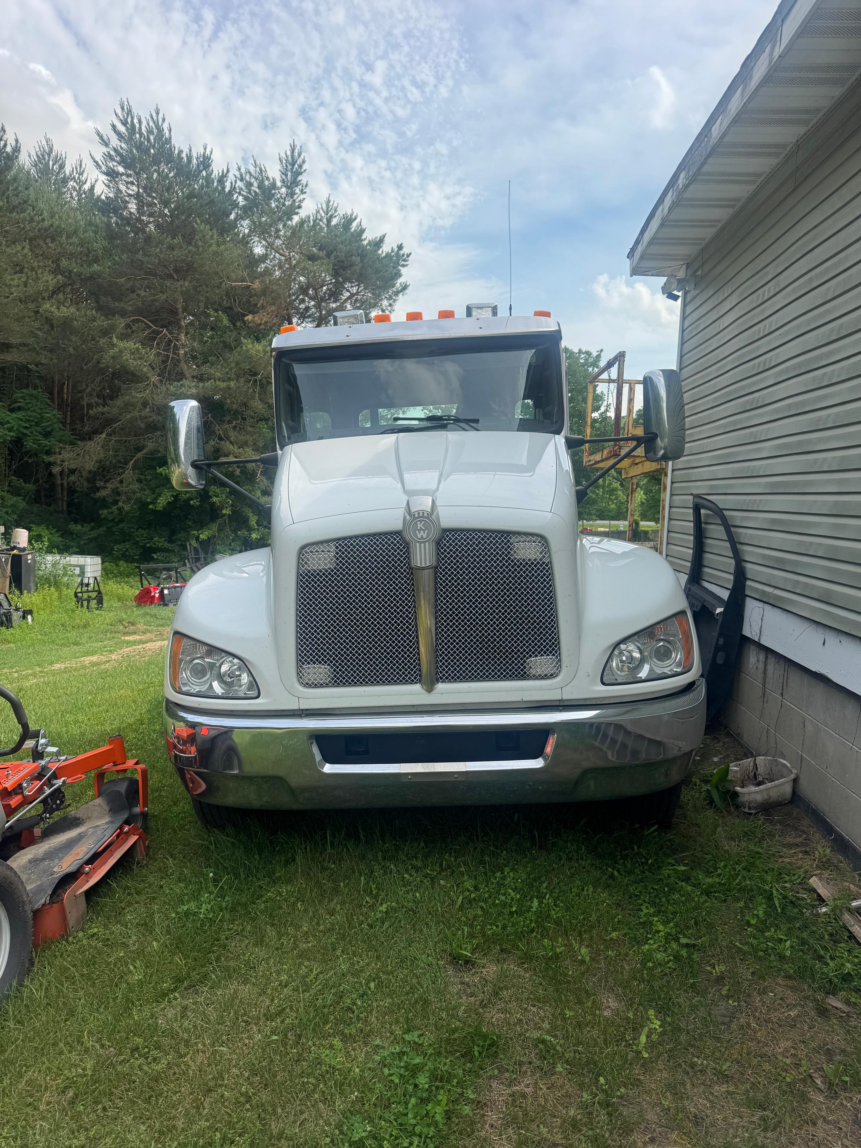 2021 Kenworth Century Hooklift - image 3