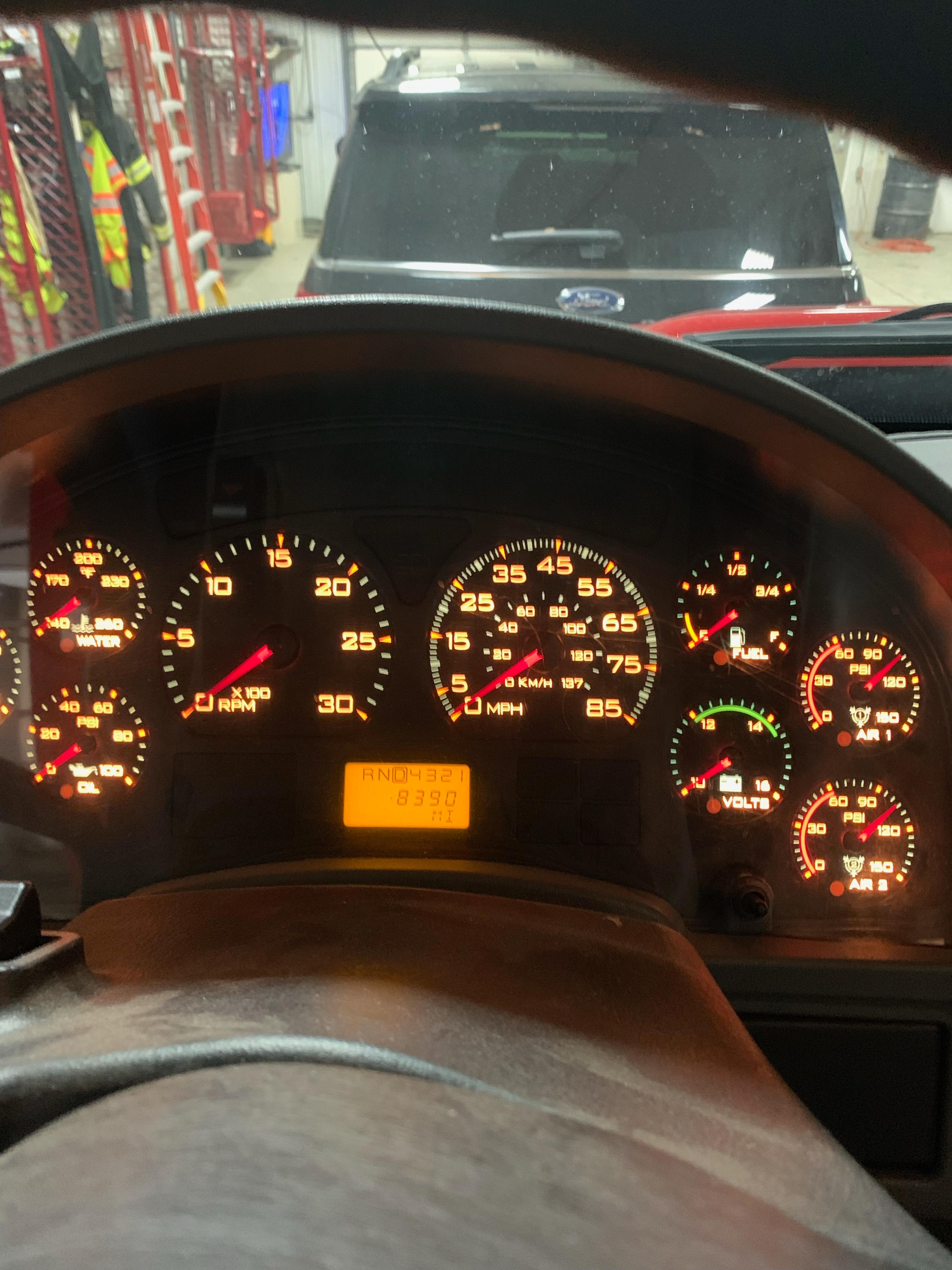 2002 International 4400 DT530 Tanker - image 9