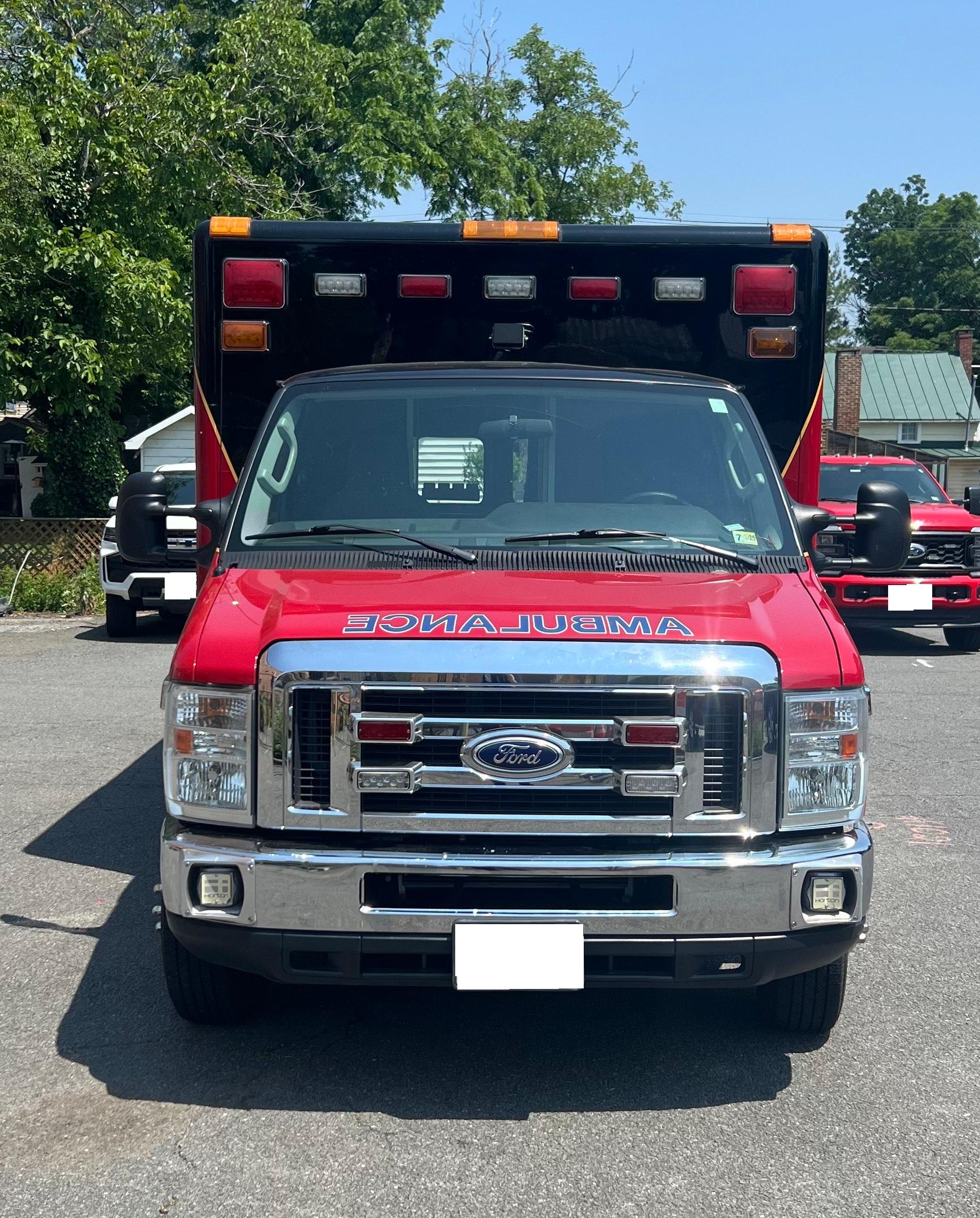2015 Ford E450 Horton Type I - image 2