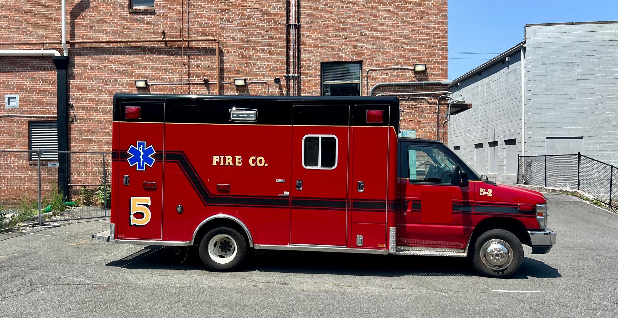 2015 Ford E450 Horton Type I - image 3