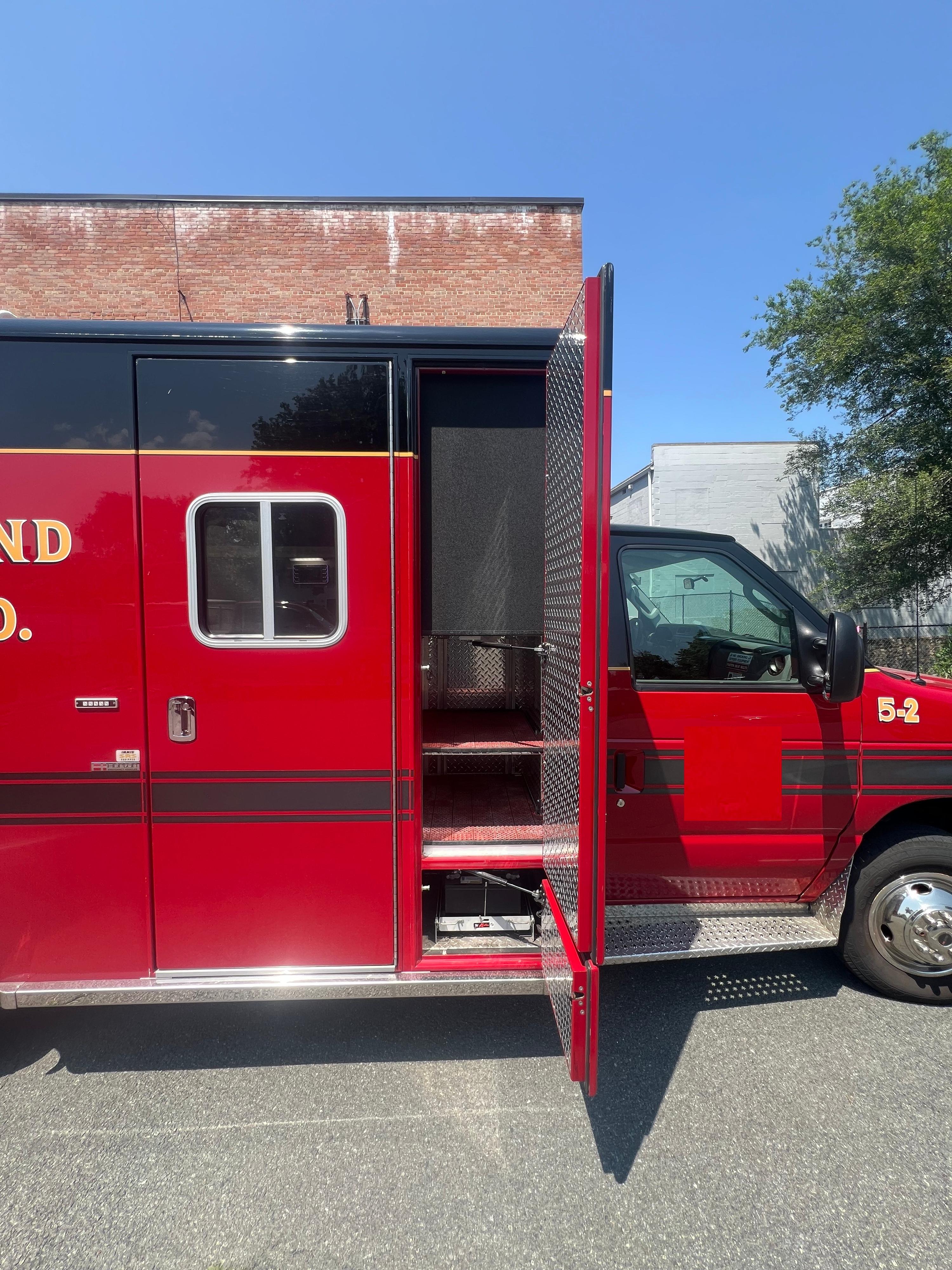2015 Ford E450 Horton Type I - image 11