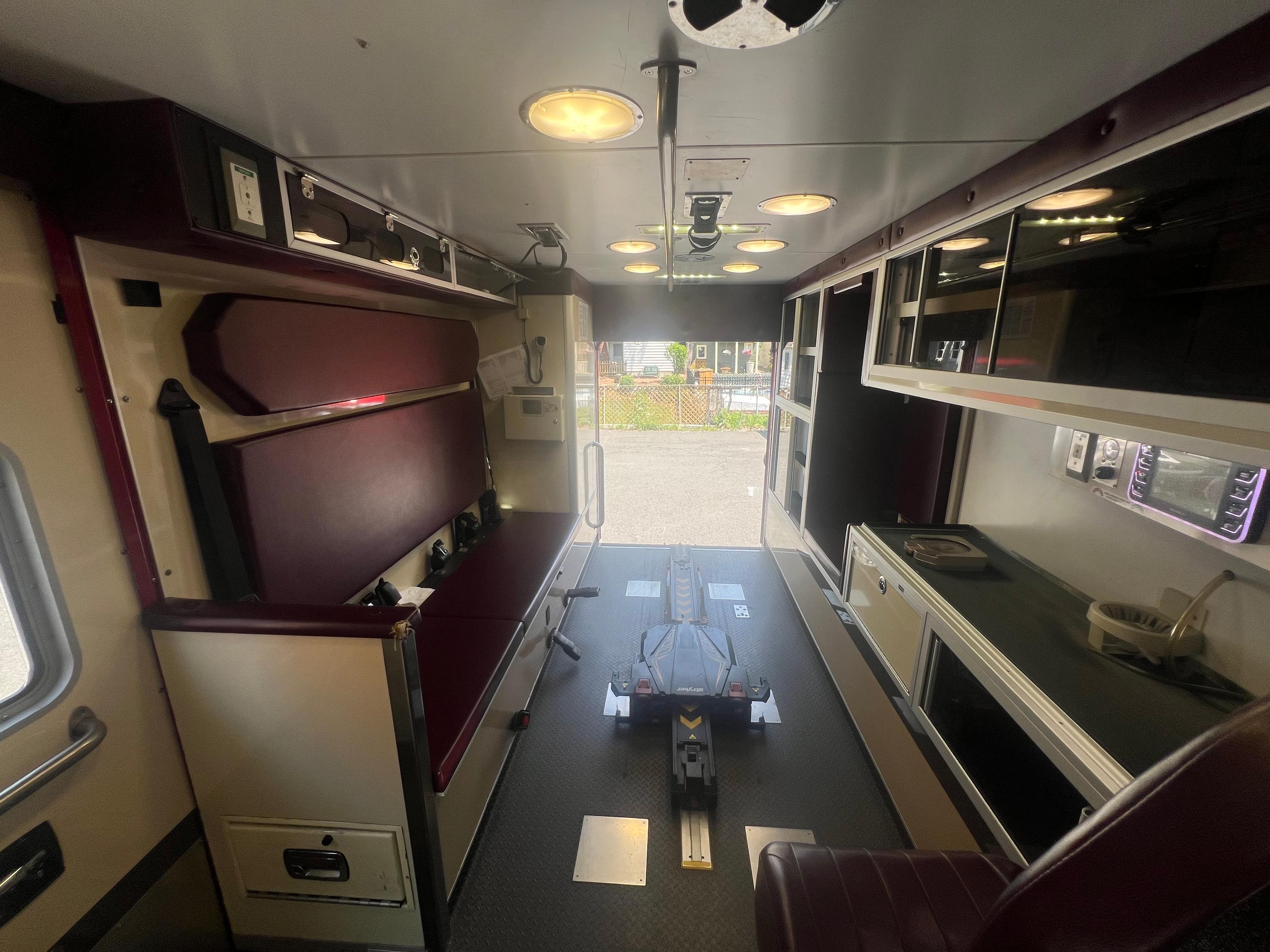 2015 Ford E450 Horton Type I - image 13