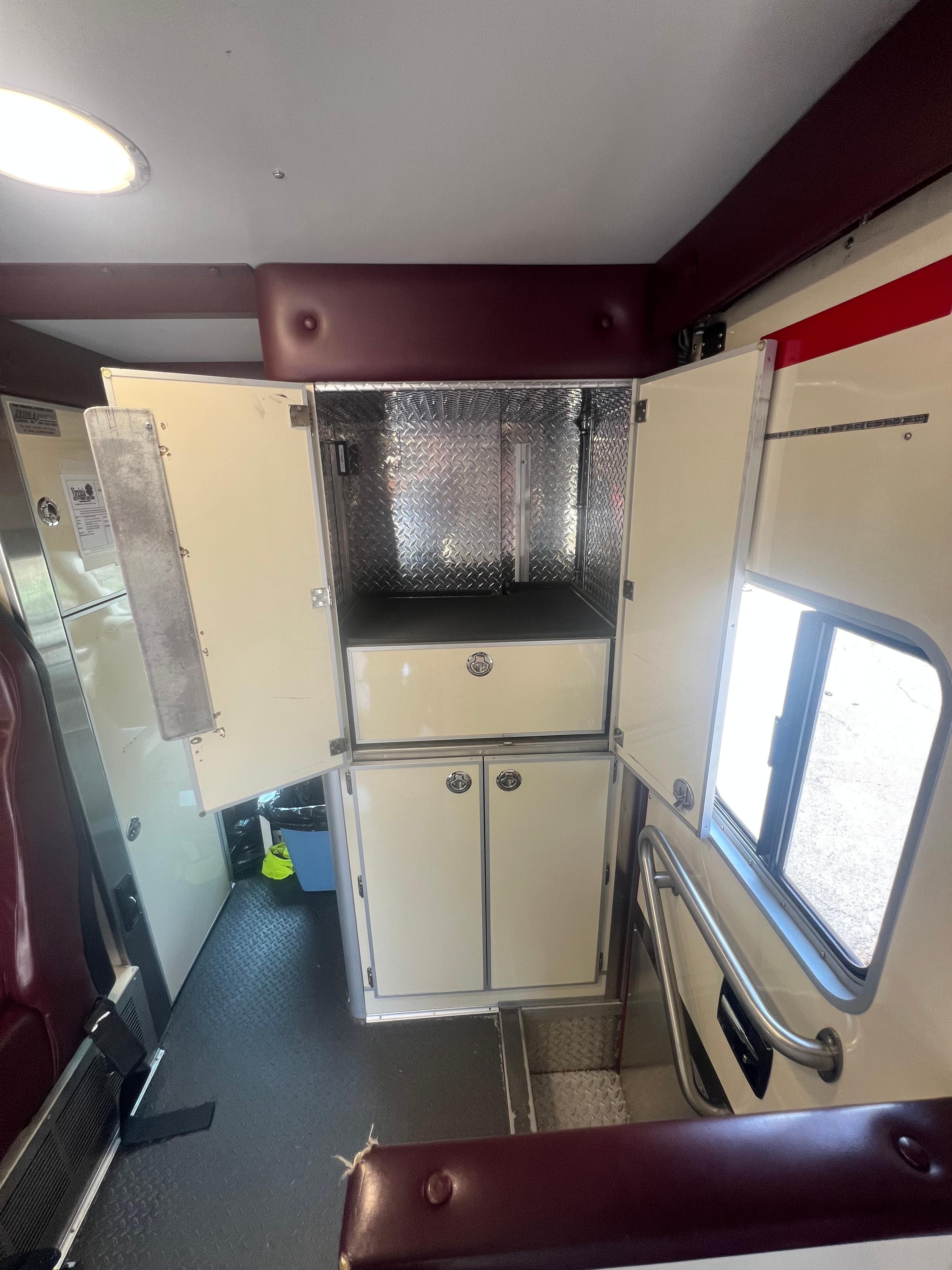 2015 Ford E450 Horton Type I - image 16