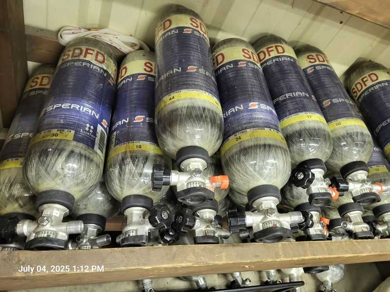 32 - Sperian 4,500 psi 30-Minute SCBA Bottles