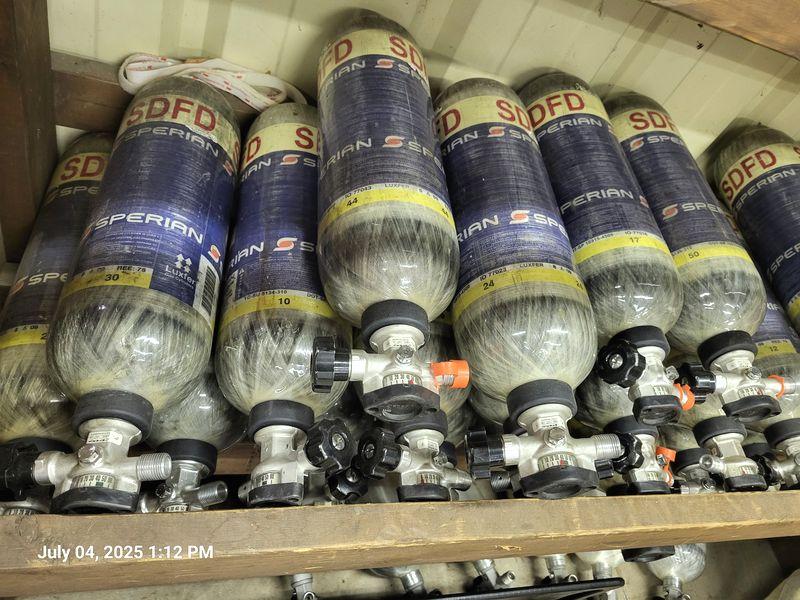 32 - Sperian 4,500 psi 30-Minute SCBA Bottles