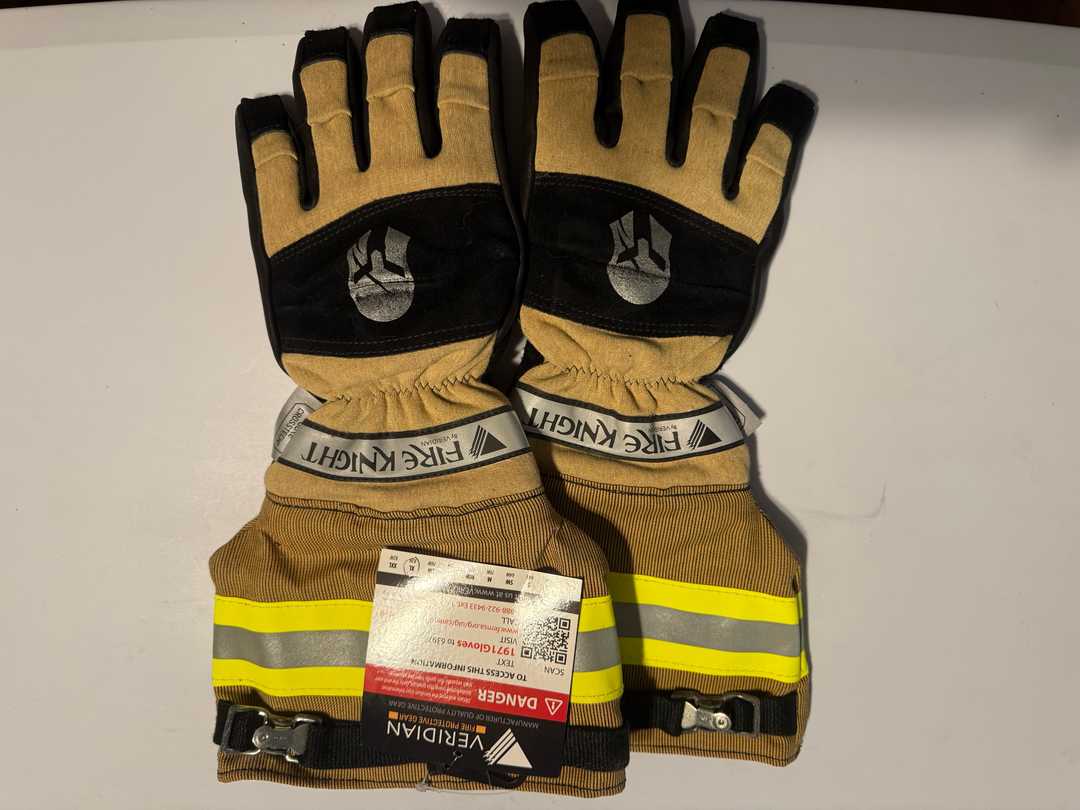 Veridian Fire Knight Prosleeve Gloves